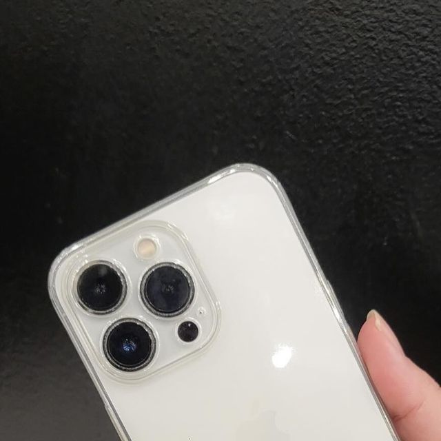 꾸러기안나의 제주일상 on Instagram: "#광고 아이폰13pro 케이스추천~어반스티치 네버다이에어 투명케이스 딱맞게 촥 달라붙는 이런 젤리케이스를 찾고있었던 나에게 딱인 케이스 깔끔한 슬림