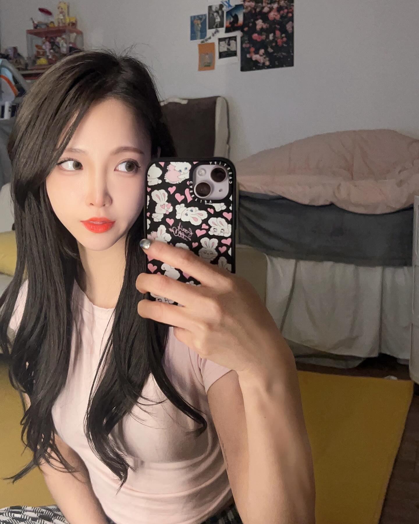 오랜만에 셀카타임 🖤🩷
.
.
.
.
#selfie #셀카