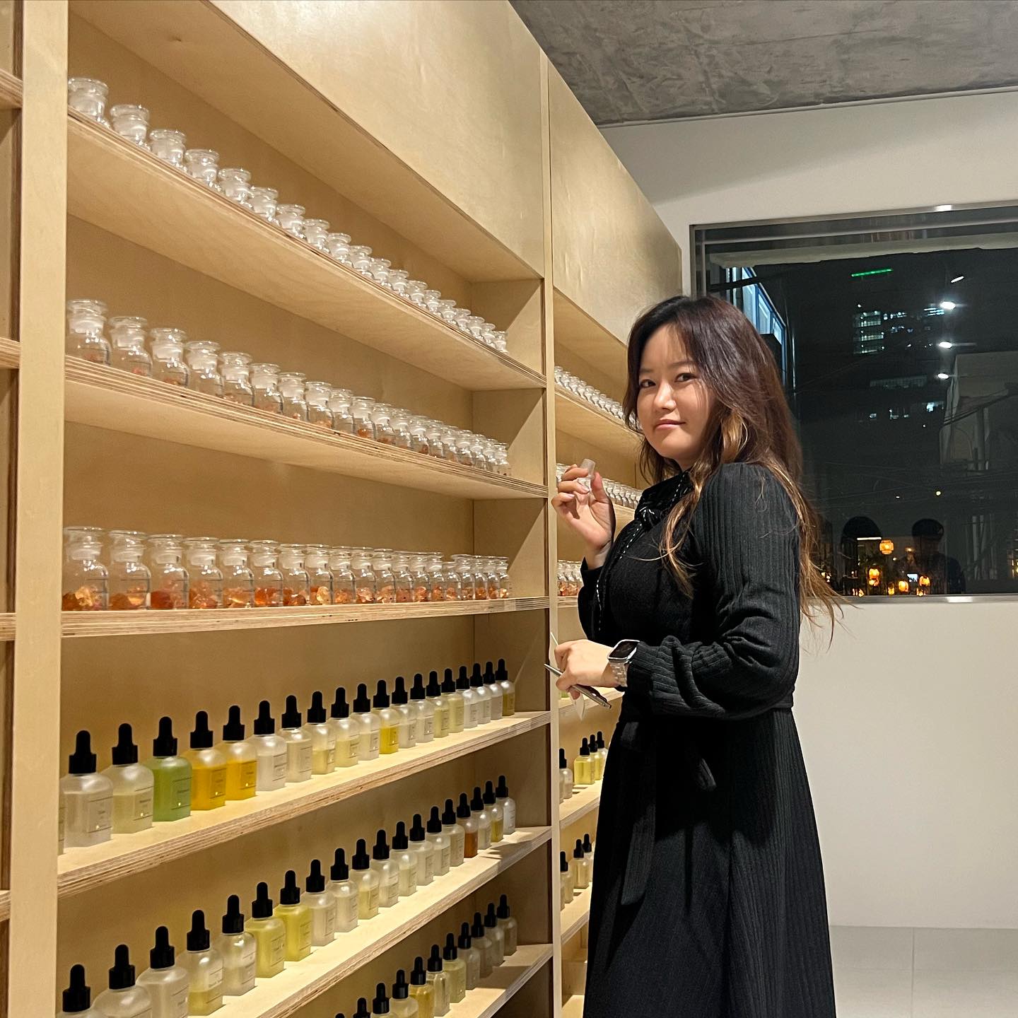#협찬 #성수향수공방 #성수원데이클래스 #성수역실내데이트 #성수역놀거리 #서울향수공방 #향수만들기공방 #성수실내놀거리 #서울공방데이트 #성수이색데이트 #성수역이색데이트 #뚝섬역데이트 #서울실내데이트 #서울이색데이트 #서울핫플 #서울원데이클래스 #공방데이트 #성수역데이트 #성수핫플 #성수데이트코스
내손으로 만드는 내향수
초보자도 영상보면서 만들 수 있어요