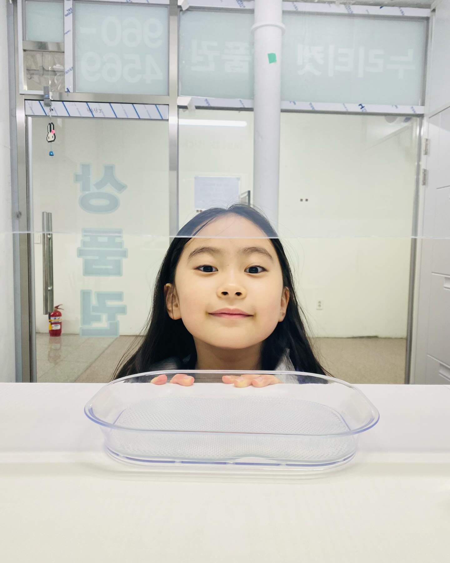 이번주 쉬는 날 없이 출근

귀똑이랑 놀시간도 없고~

발까락 골절로 더 힘든 하루하루 ...지만

귀똑이가 있어 힘이 난다😍

퇴근 후 사계절 눈설매 이용중~

이제 여름인건가 넘 덥다😆

혼자 지하철 타고 병원까지 온건 정말 대단해👍