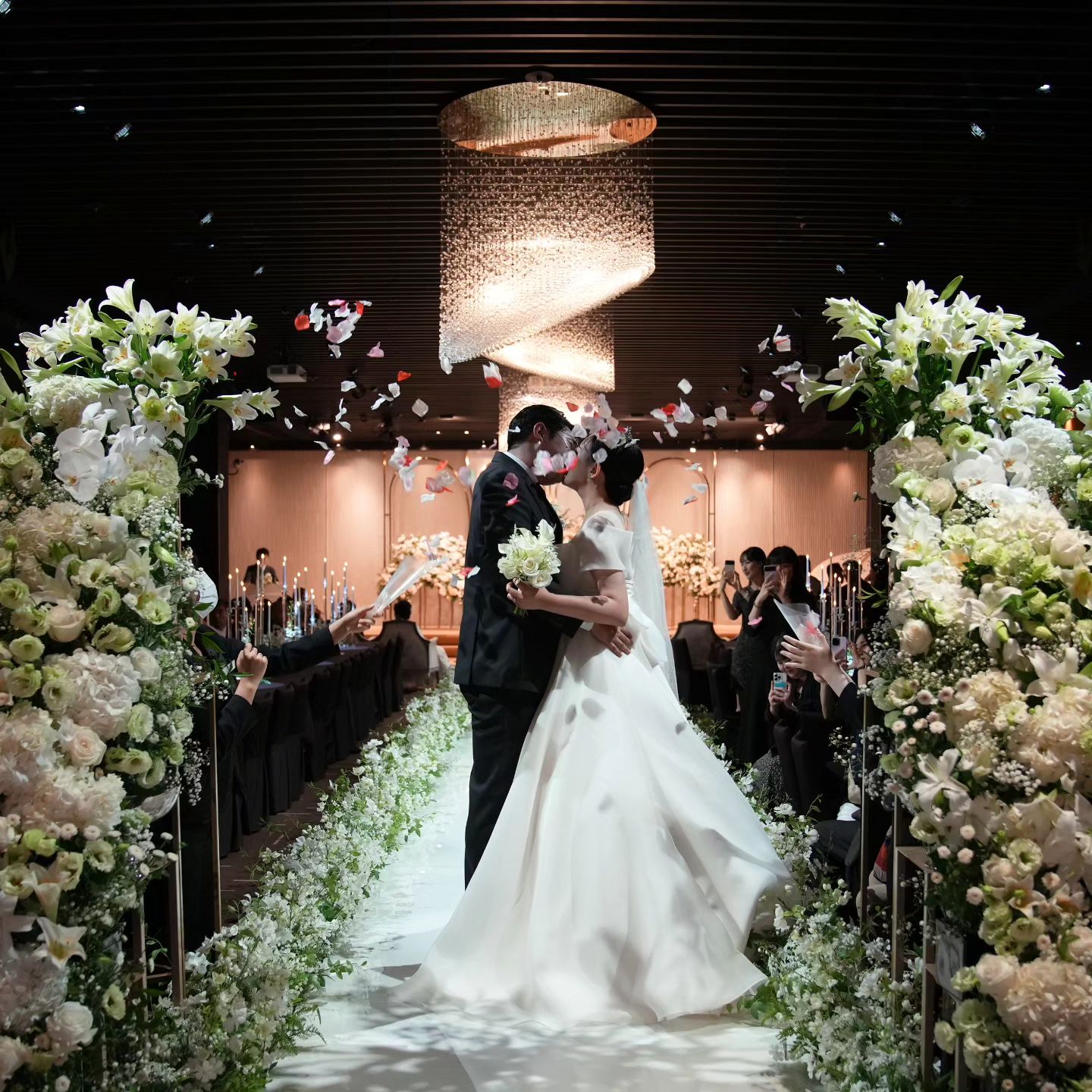 9월23일 9개월동안 준비한 결혼식 끝! 유부시작!
합리적인 결혼준비는 direct.wedding
베뉴#sw컨벤션
드레스#브라이드벨라
본식스냅#더디엔
아이폰스냅#시크캔디드
부케#세렌가든