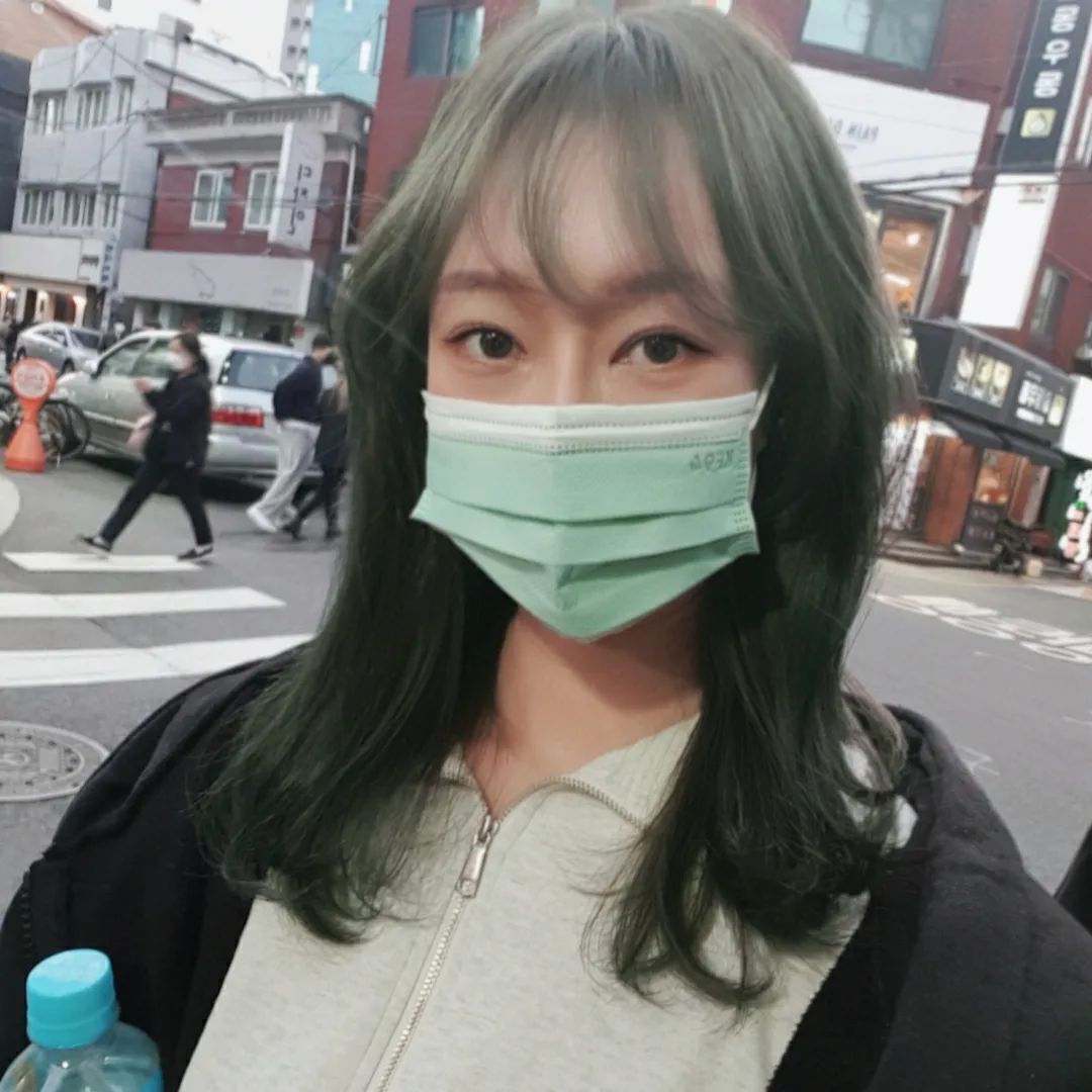 당분간 톤다운만