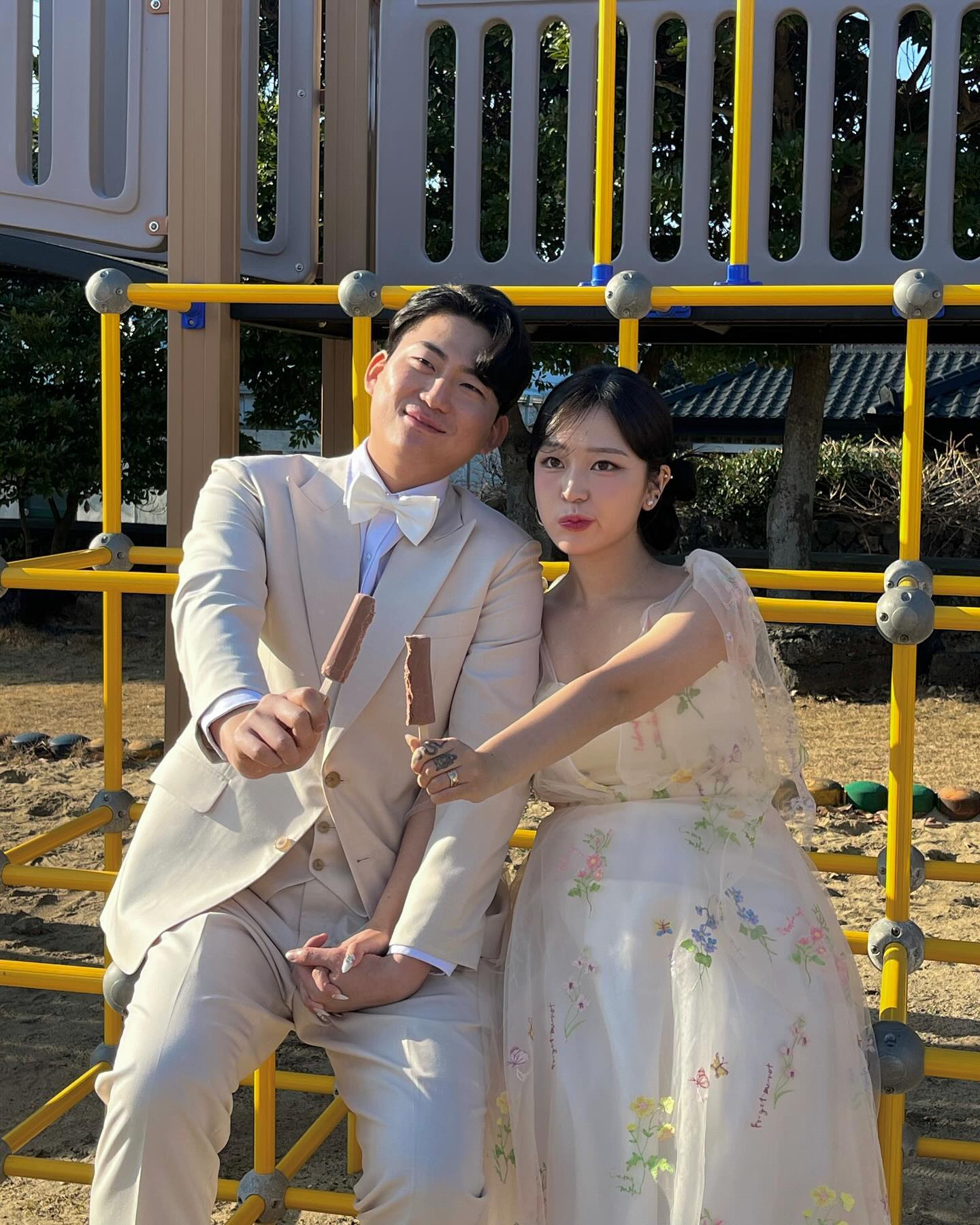 빈티즈 느낌 웨딩 원했는데 맞춰서 완전
취향저격으로 찍어주신 🥹🩷 제일 기대되는 컷들 📸
