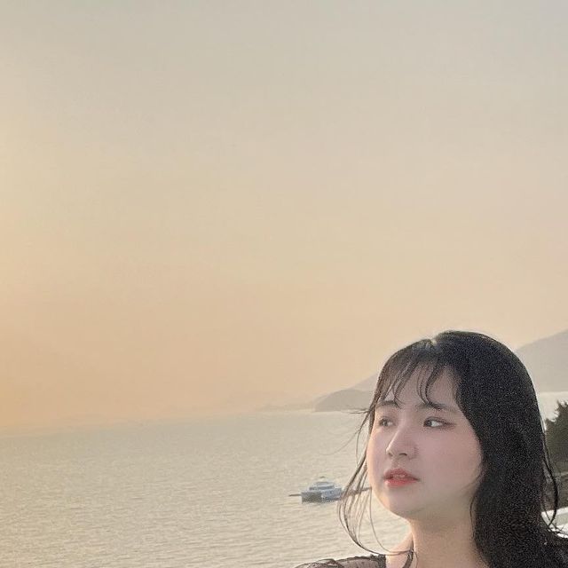 최 다 빈 on Instagram: "#협찬 안녕 오늘은 협찬으로 방문했던 여수 라테라스를 소개 해볼까 합니당 ! @yeosu_laterrace_official 여기는 숙소 제공 받아서 갔는데 진짜 너무 좋았어용。◕‿◕ 。 일단