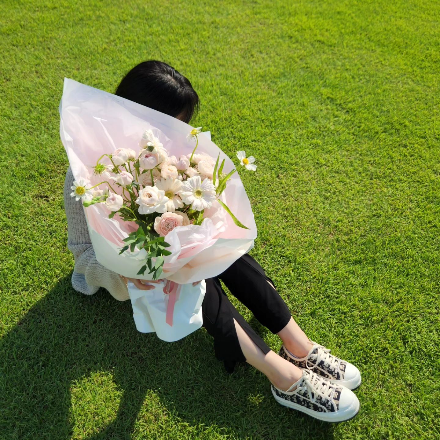 ദ്ദി ߹ᯅ߹ )
올해도 고마웠던 사람들아~
내년도 행복하게 해조라~~
아프로도... 영오니... 평생...