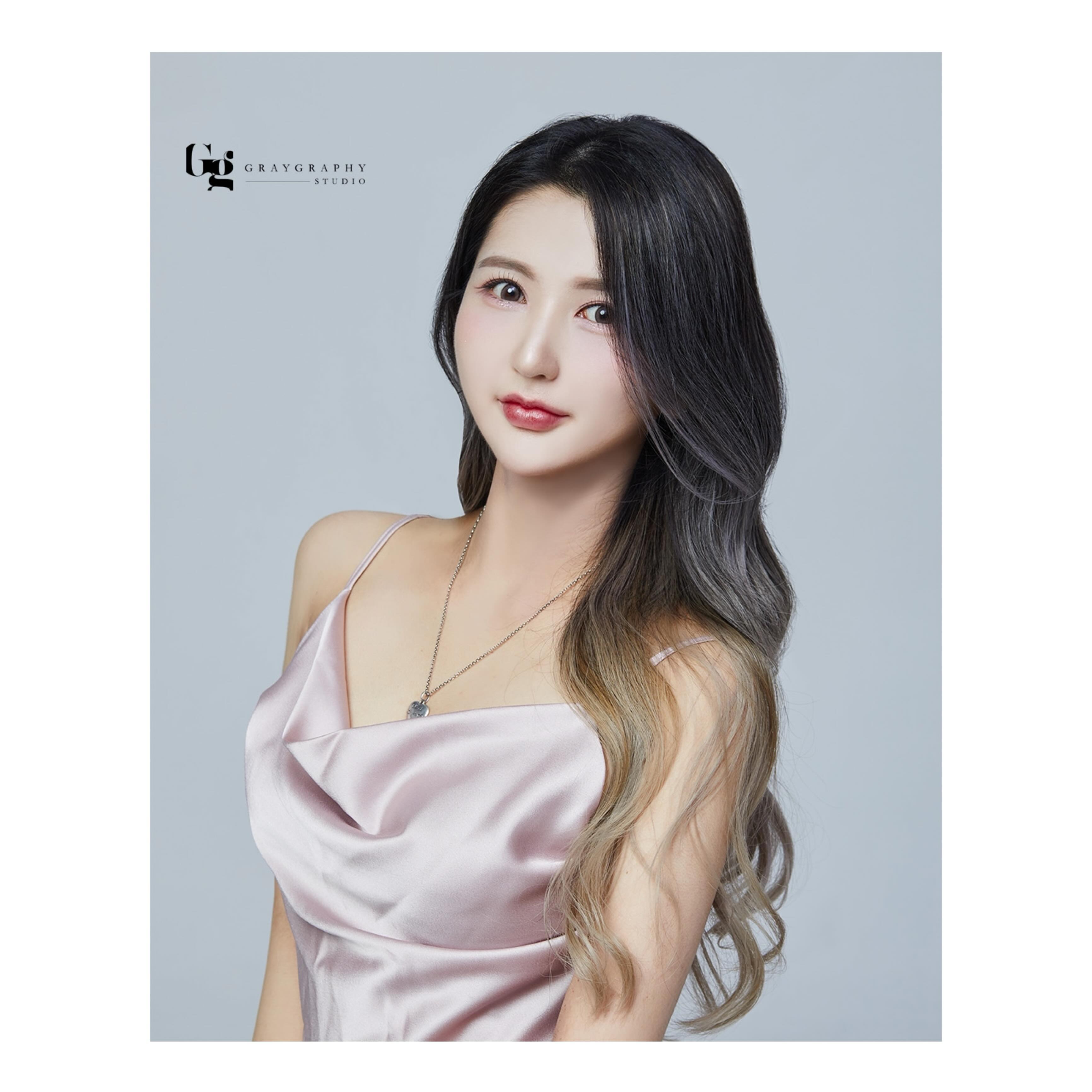 여어 히사시부리👁️🫦👁️

📸 : graygraphy 
💄 : you_hye_rim 

#프로필사진 #프로필촬영