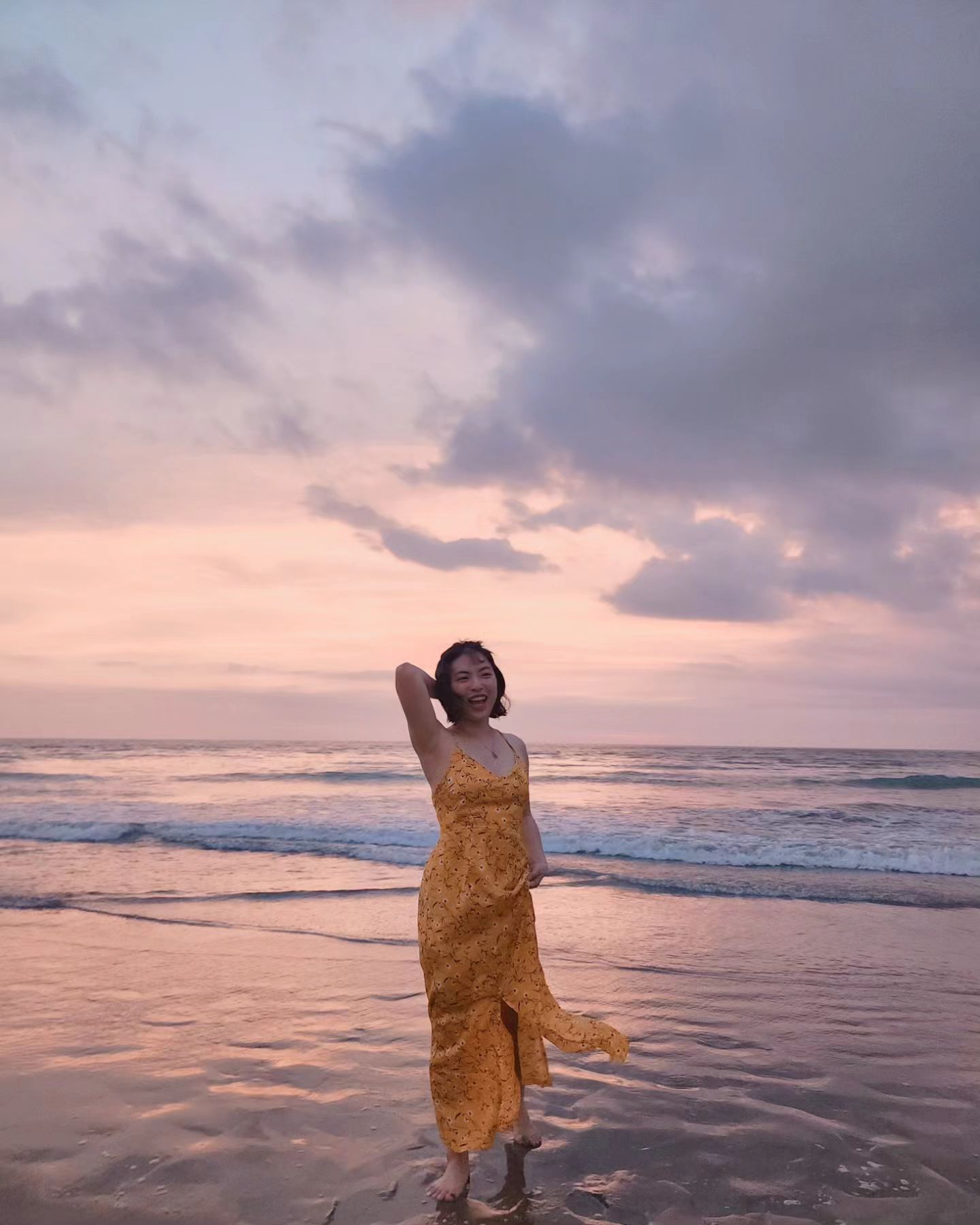 평생살면서 못들어본 비하발언을 하는사람
단어 하나를 알아들을 때까지 설명해주는 사람
사랑이라 표현할 수 있는 소중한 사람들과
싫다는 단어로는 표현이 불가능한 그런 사람들까지
나에게 애증이라는 단어를 설명하라면 '발리'다
유독 떠나기 싫은 이번 발리,
다음번 나는 더 멋진 사람이 되어 오기를 바라