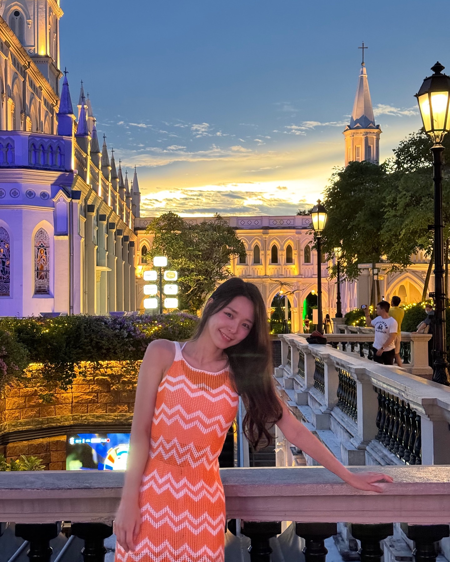 유난히도 예뻤던 해질녘🧡
.
.
.
#singapore 
#traveltheworld 
#dress
#ootd