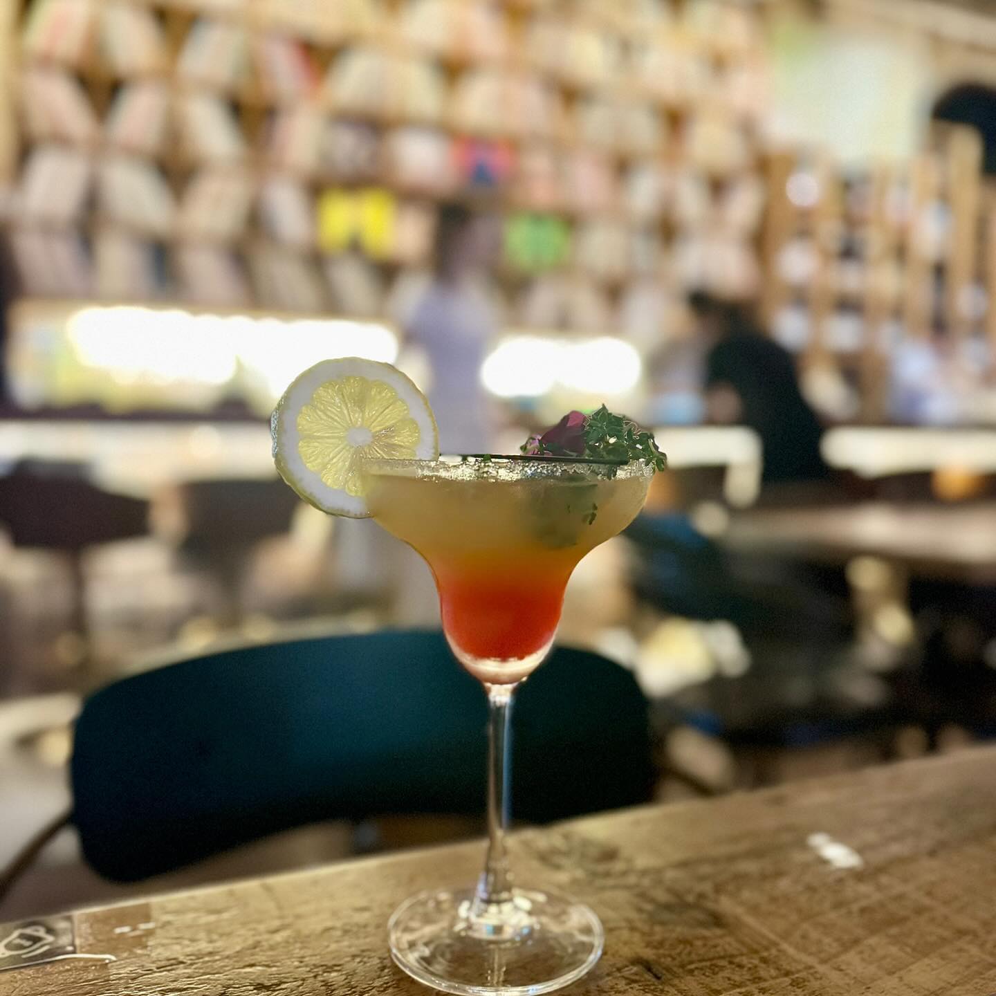 배곧 레트로 감성 LP bar & pub
" 다이어메이커 "