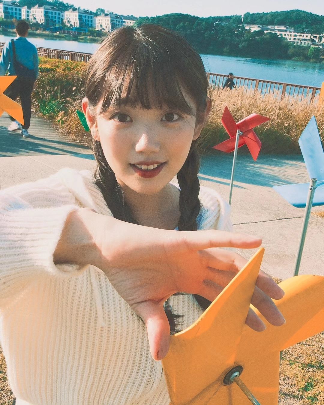한창 바람개비 좋아할 나이죵 🍁🍂