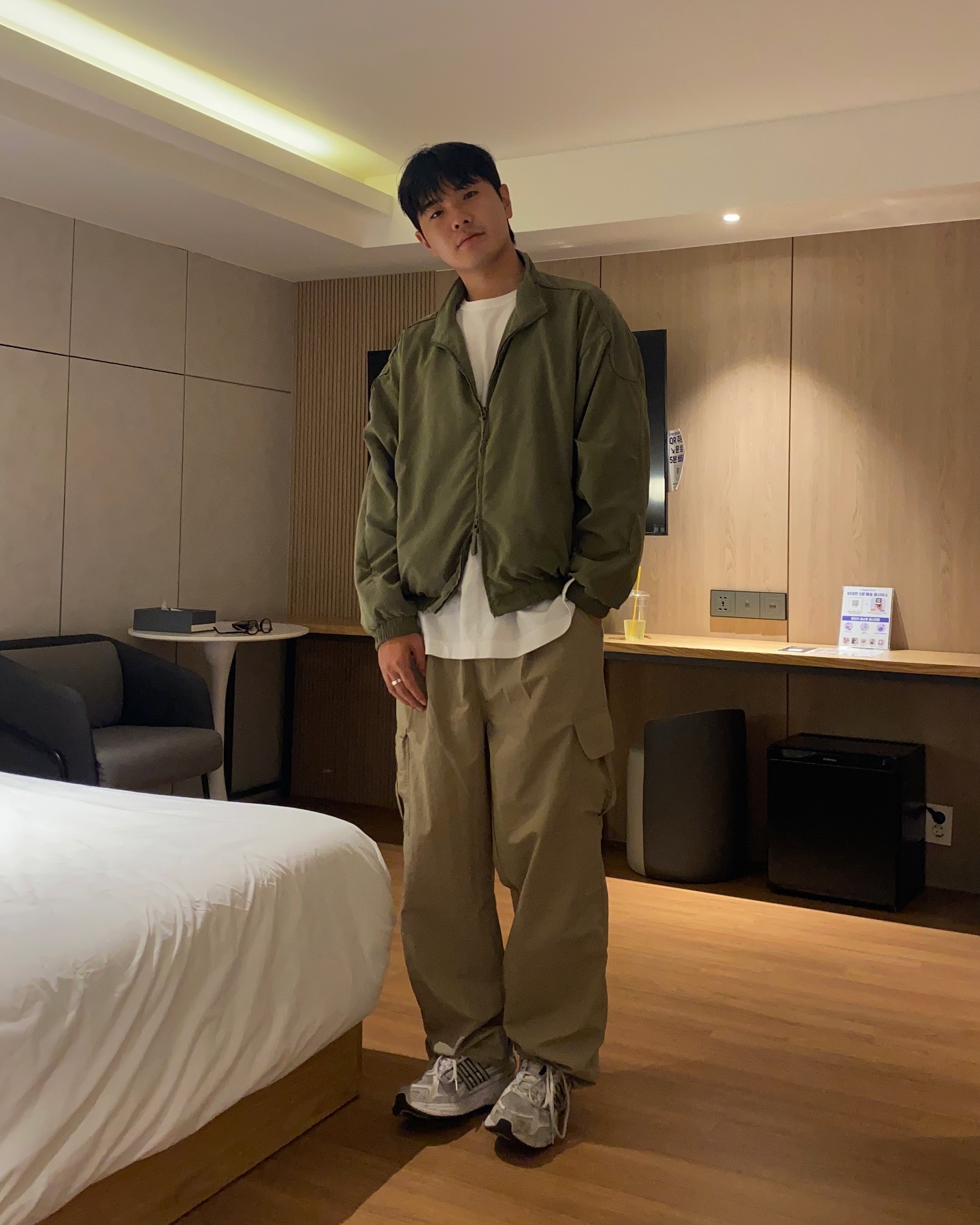 moderment_official #협찬 
가을,겨울에 입기 좋은 
[나일론] 세미 와이드 스트링 카고 팬츠🤎

슥싹슥싹 핏 맛도리잖아!?

#모더먼트 #무신사 #에이블리 #나일론 #카고바지 #카고팬츠