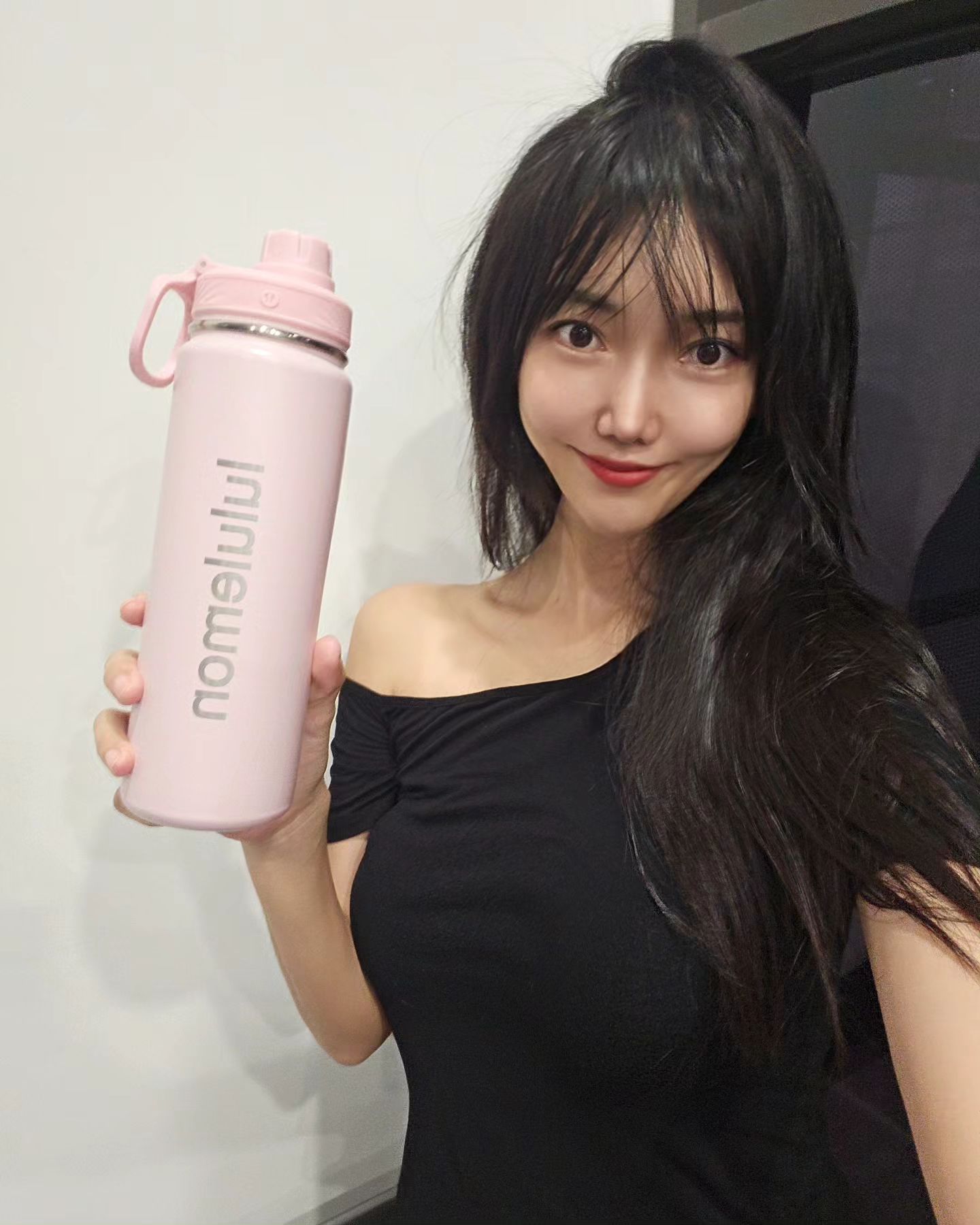 #협찬 #셀렉스

셀렉스 썬화이버를 아시나요?!
구아검 플러스 유산균
사막의 보물, 구아콩의 영양분
 저장고인 구아콩 배유에서 찾은 원료
구아검가수분해물 🫛

프리바이오틱스와 프로바이오틱스가 함께 들어 있어요!

유익균을 활성화시켜주는 프리바이오틱스

그리고 우리가 알고 있는 
프로바이오틱스

전 운동 할 때 물에 타서 먹고 있어요
맛도 거의 무맛에 가까워서
호불호 없이 그냥 물처럼 드시면 되요!

내 몸은 운동으로 내 장은 썬화이버로!!
관리해요 우리🫶😊

maeil_selex

#썬화이버 #구아검가수분해물
#셀렉스 #식이섬유 #프리바이오틱스