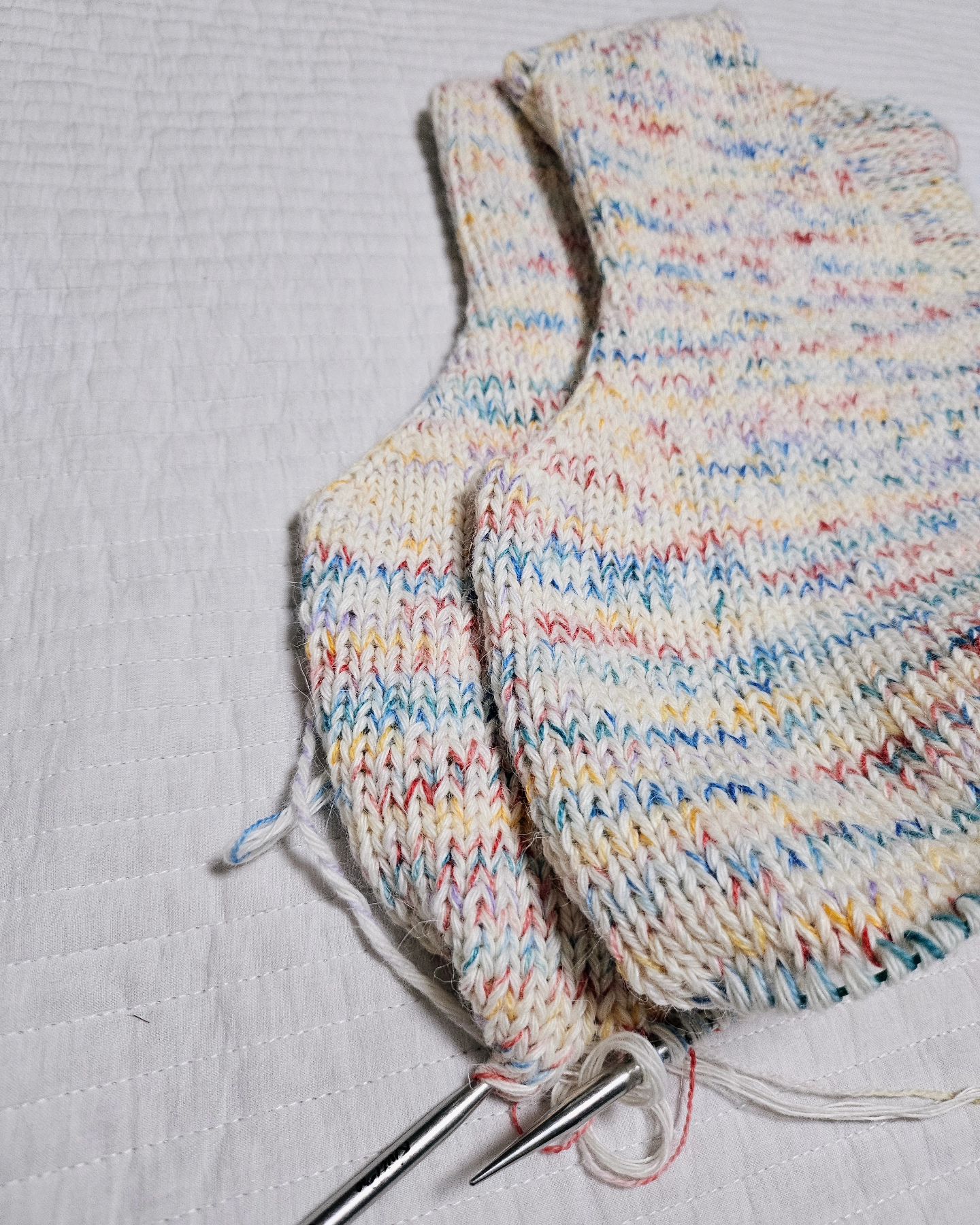 🧶
⠀
⠀
⠀
⠀
힘내!!
뜬것만큼 보다 조금 더 뜨면 돼 아하핫!!
⠀
#대바늘 #뜨개질 #취미
⠀
⠀
⠀
⠀
⠀
⠀