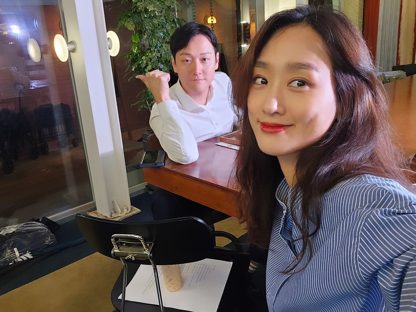 내짝꿍이랑 귀하고 소중한 시간!!! 역시 촬영은 즐거워 🩷🎬 
.
.
.
#내편 #내짝꿍 #내남편 #촬영 #즐거움 #감사 #함께함 #배우 #한유이
