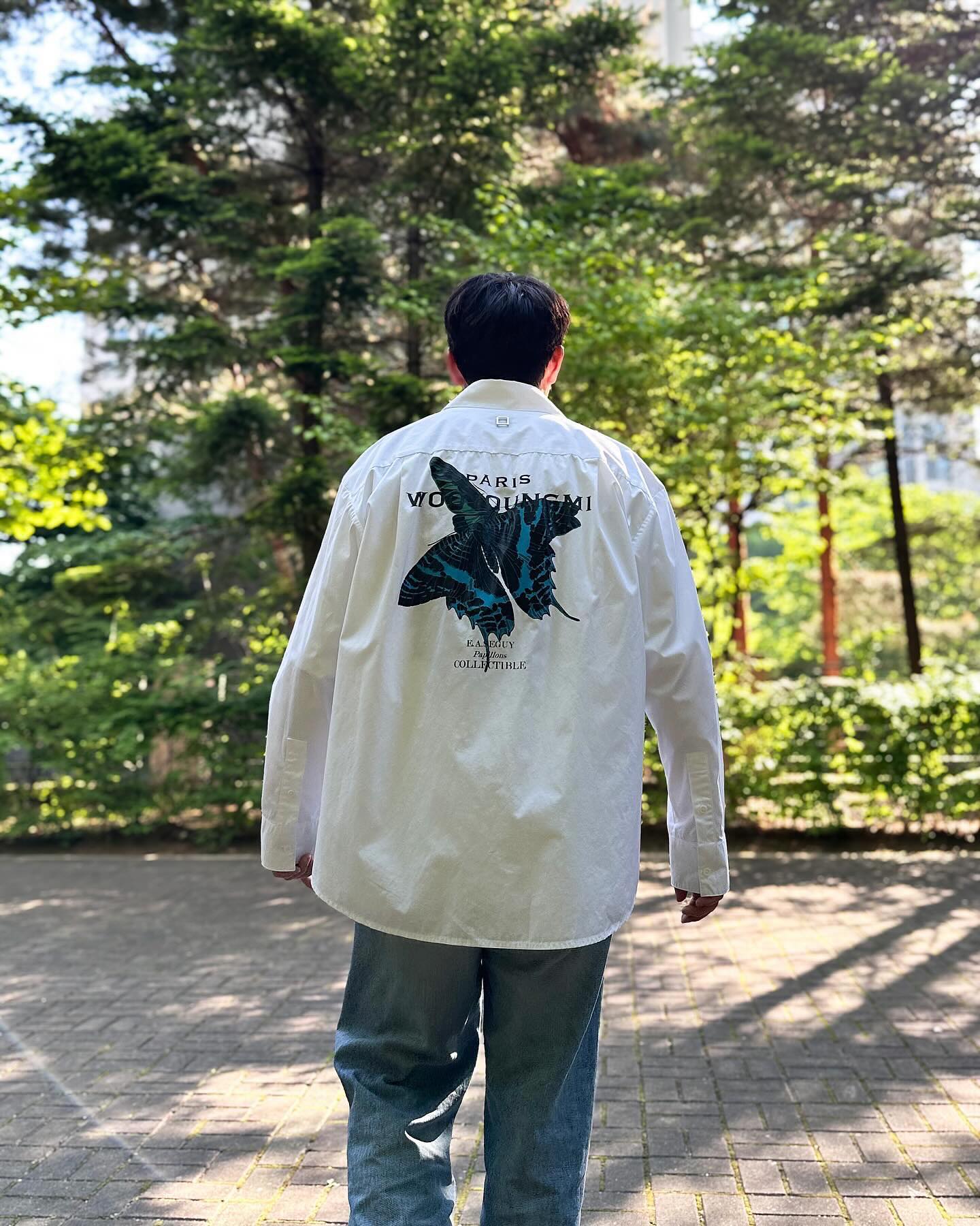 우영미 나비 셔츠🦋🦋
백로고와 나비로 포인트 딱!😎
.
.
.

Shirt: wooyoungmi 
Shoes: miharayasuhiro_official