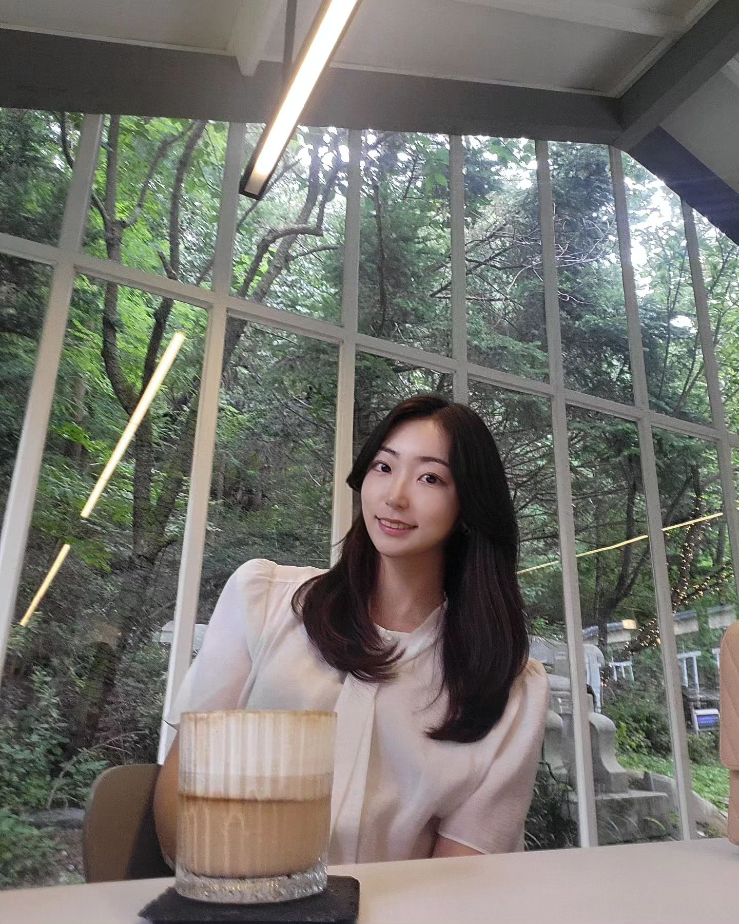북한산 카페 '르한스'
분위기도 좋고
커피도 맛있고
.
.
앉아만 있어도
힐링이었던,
.
.
야외웨딩도 하는
예쁜 레스토랑&카페
.
.
요즘 자연속 카페가
좋.다.🤗
 
.
.
.

#카페#북한산카페#드라이브#북한산카페추천#르한스#성북구카페#성북구카페추천#카페#카페추천#일상#일상사진#사진#일상스타스램#카페사진#좋아요#힐링#산속힐링#산속카페#커피맛집#커피#행복#소확행#야외웨딩#야외웨딩카페#르한스웨딩#주말#디저트#최근#사진찍기#카페맛집#소통