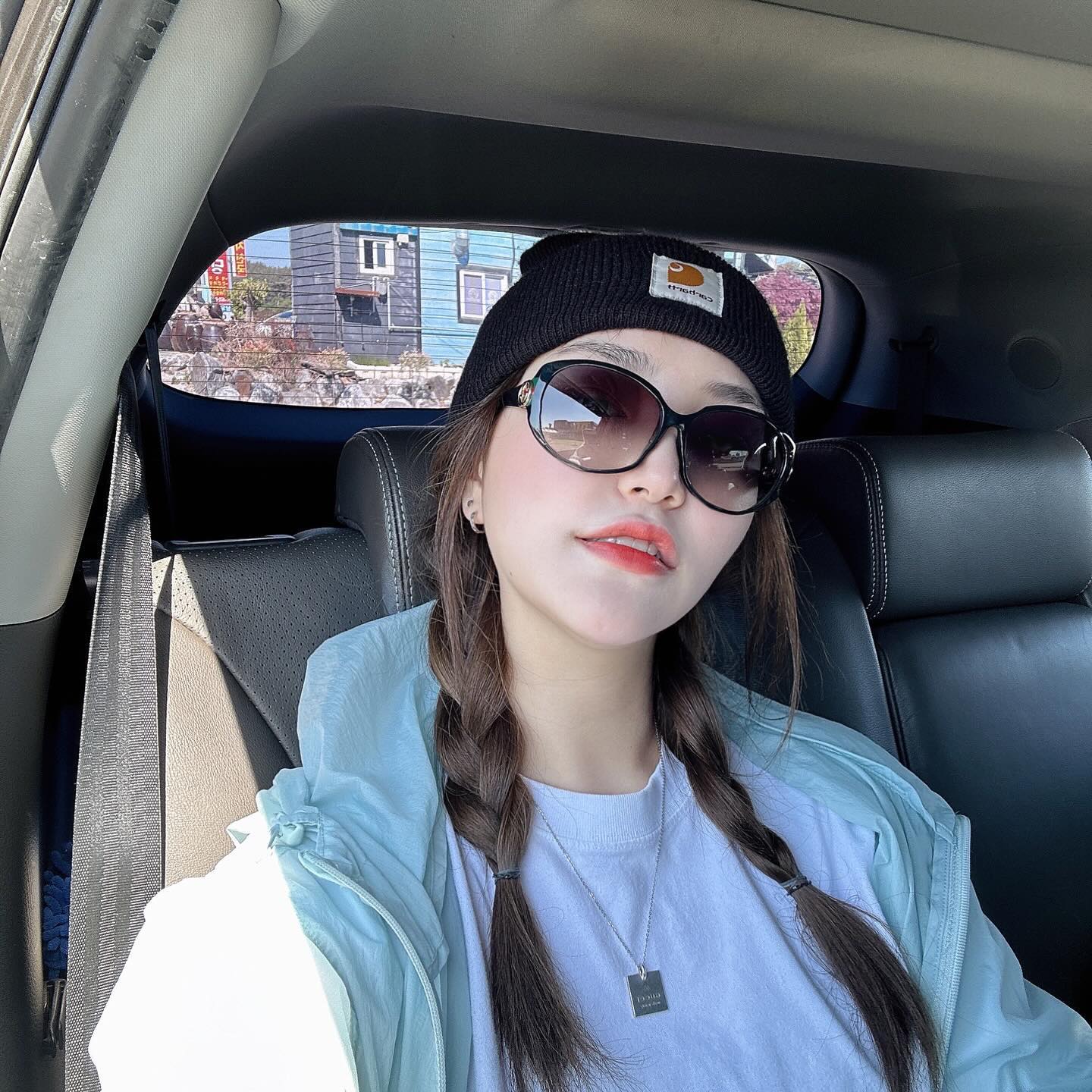 - 오랜만에 찍는 사진🕶️