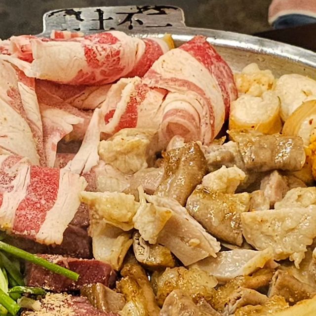 찐 on Instagram: "#협찬 #수유부추곱창 비가 오면 이상하게 뱃속에 기름칠을 하고싶단 말이쥐🤔 맛있는 거 먹고 싶으니까 괜히 핑계대는건가😂 어쨌든 맛있는 기름칠로 딱 좋은 메뉴! 곱창 먹