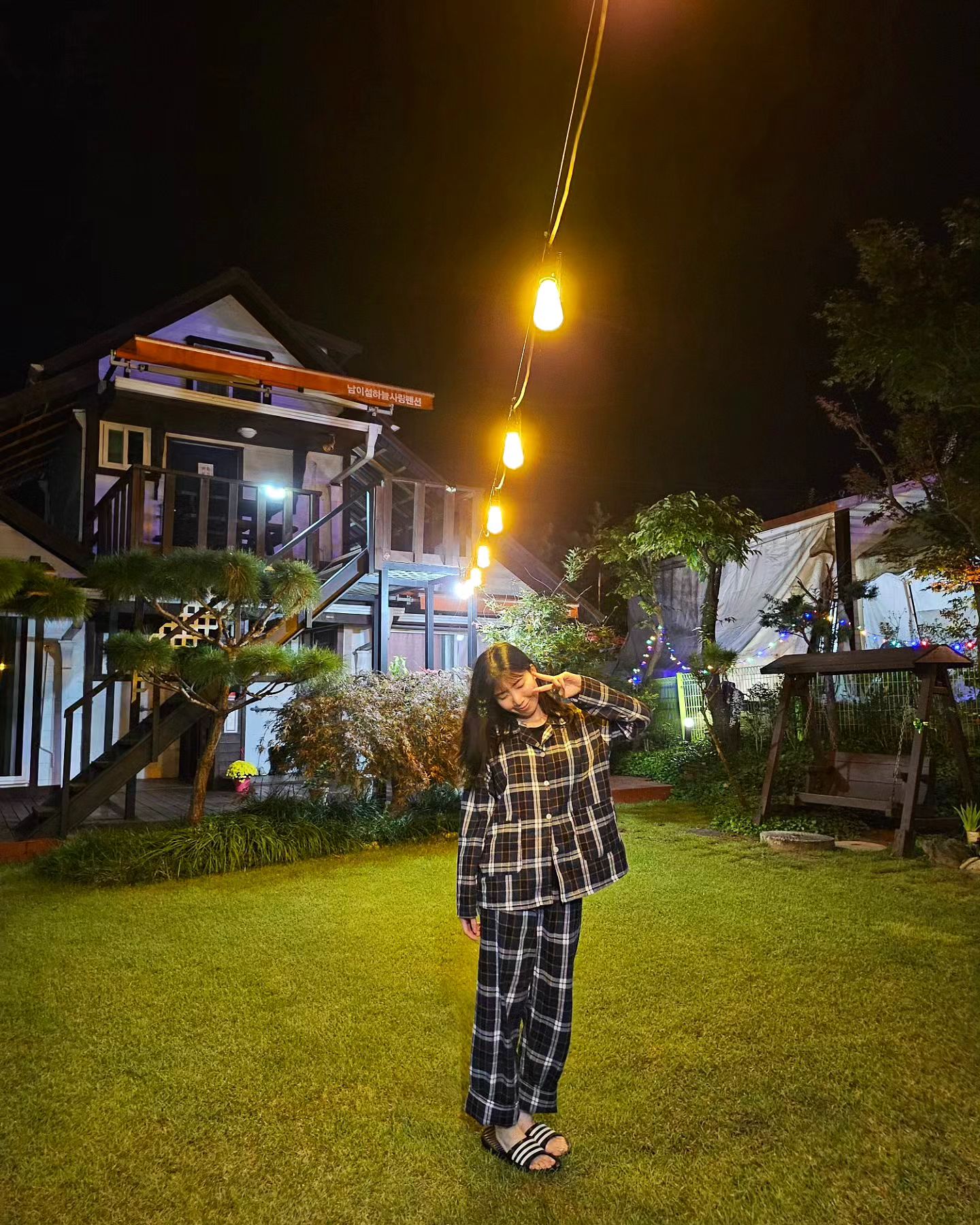 가평숙소는 남이섬하늘사랑에서💕
숙소 외부부터 내부까지 청결 그 잡채✨️
조명이 이뻐서 그런지 사진까지 이쁘게나옴😍
자라섬, 남이섬이랑 가까운데 가격도 착하고 펜션 및 마트 이동 간에 픽업도 해주셔서 편하게 쉬다옴ㅎ.ㅎ

예약문의
https://m.booking.naver.com/booking/3/bizes/982093

궁금한 사항은 skyloveps 으로 Dm 보내주세용ㅎㅎ

#가평 #가평펜션 #남이섬하늘사랑펜션 #남이섬하늘사랑 #가평숙소추천 #가평숙박 #가평숙소 #가평펜션여행 #자라섬펜션 #남이섬펜션