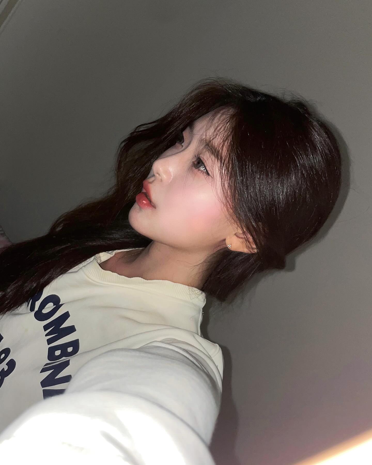 하필 잠옷으로 입는 맨투맨 착장샷
서울 불꽃축제 따위는 부럽지 않은(?) 불꽃놀이
코 끝이 시린 계절에 맞이한 반가운 풀빵
4겹 쌍커풀
중성마녀ㅠ가 되버린 뽀둥이
말하는 감자의 인생 첫(이게 마지막일듯) 강연도

즐거운 가을(이라 쓰고 패딩 눈치게임 하고픈 1인)