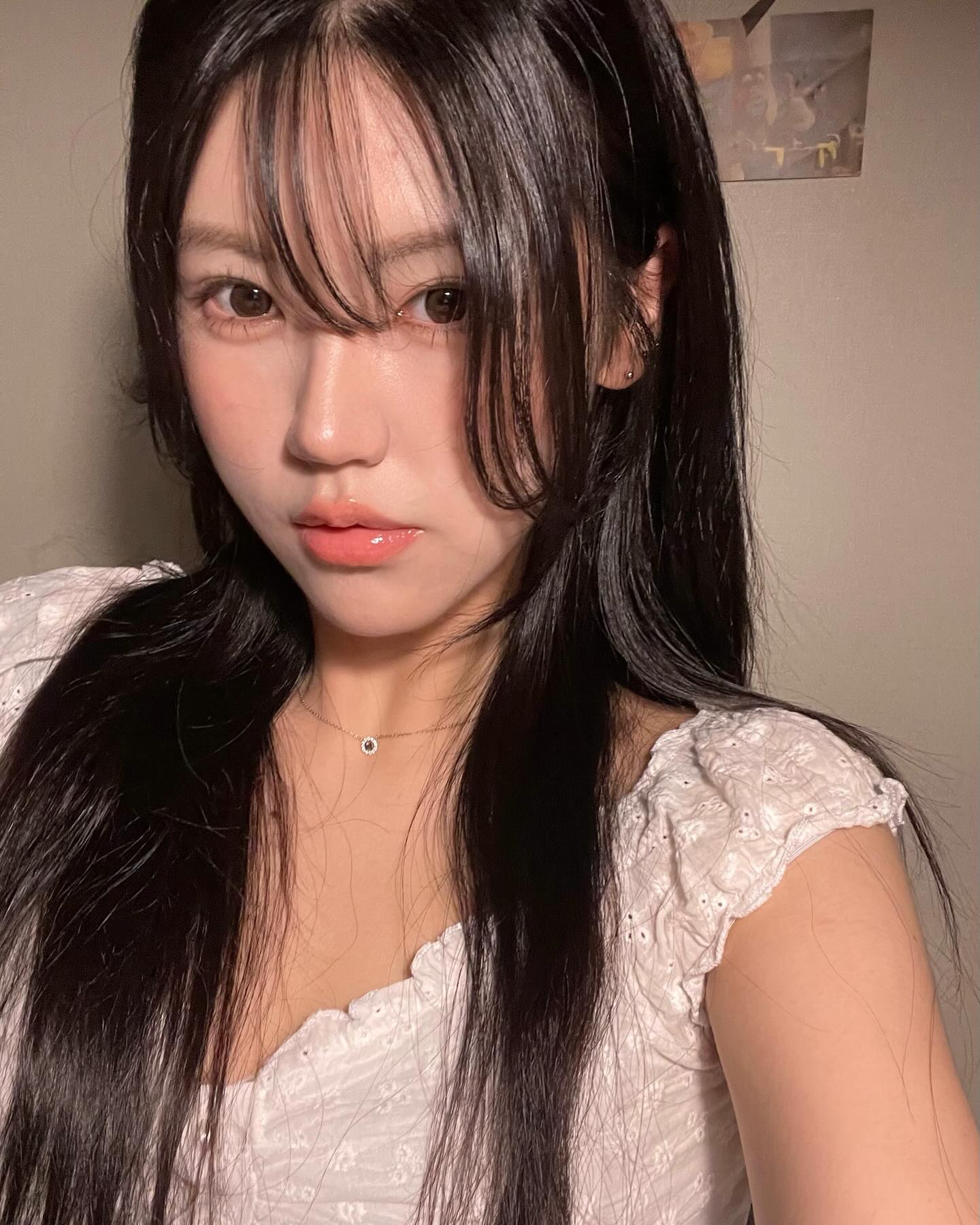 #협찬 
wense_kr winc_app 

빅러블링 / 1 month / 13.5mm / gray, brown, choco

착용 컬러/choco🍫
 
웬즈에서 나온 신상 렌즈 빅러블링 💗
세 가지 컬러 모두 웜/쿨 상관없이 데일리하게 착용하기 좋아요!
사랑스럽고 청초한 눈빛 연출에는 #빅러블링시리즈 

#웬즈 #WENSE #윙크 #윙크렌즈 #winc #입문용그레이 #톤파괴템 #필터효과 #영롱그레이 # #입문템 #데일리렌즈 #렌즈입문템 #생기톤업 #맑은눈빛 #꾸안꾸 #생얼렌즈 #데일리렌즈 #학생렌즈 #생얼연출치트키 #내눈인척 #생기눈빛 #톤파괴템