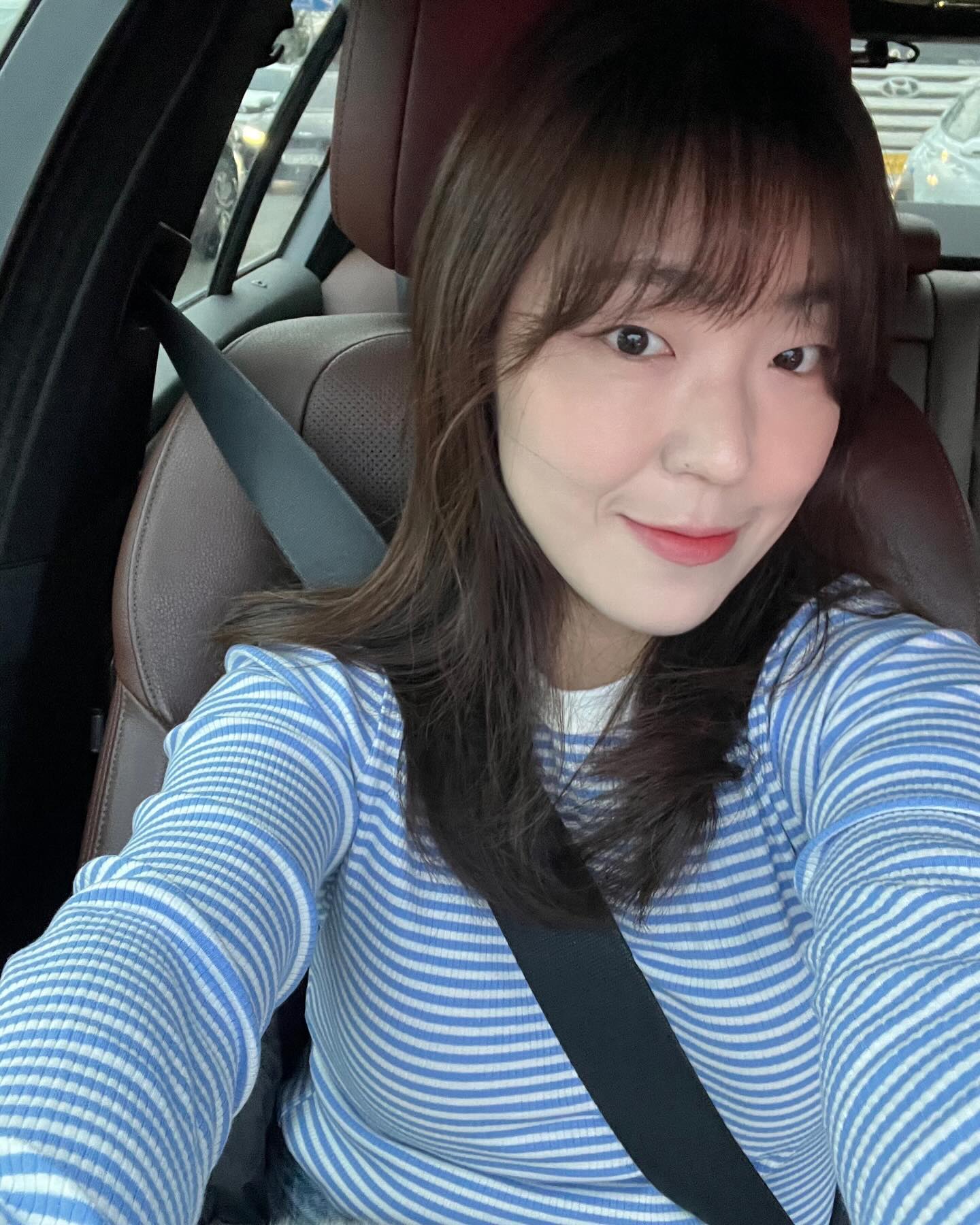 출근길에 **약국,**대학(문헌정보과)을 지나 이빨을 만들러 간다. 
매일매일 나의 뻘짓에 대해 셀카를 찍으며 고찰하는 시간을 갖곤한다. 
#사색#기공은나의숙명#셀카