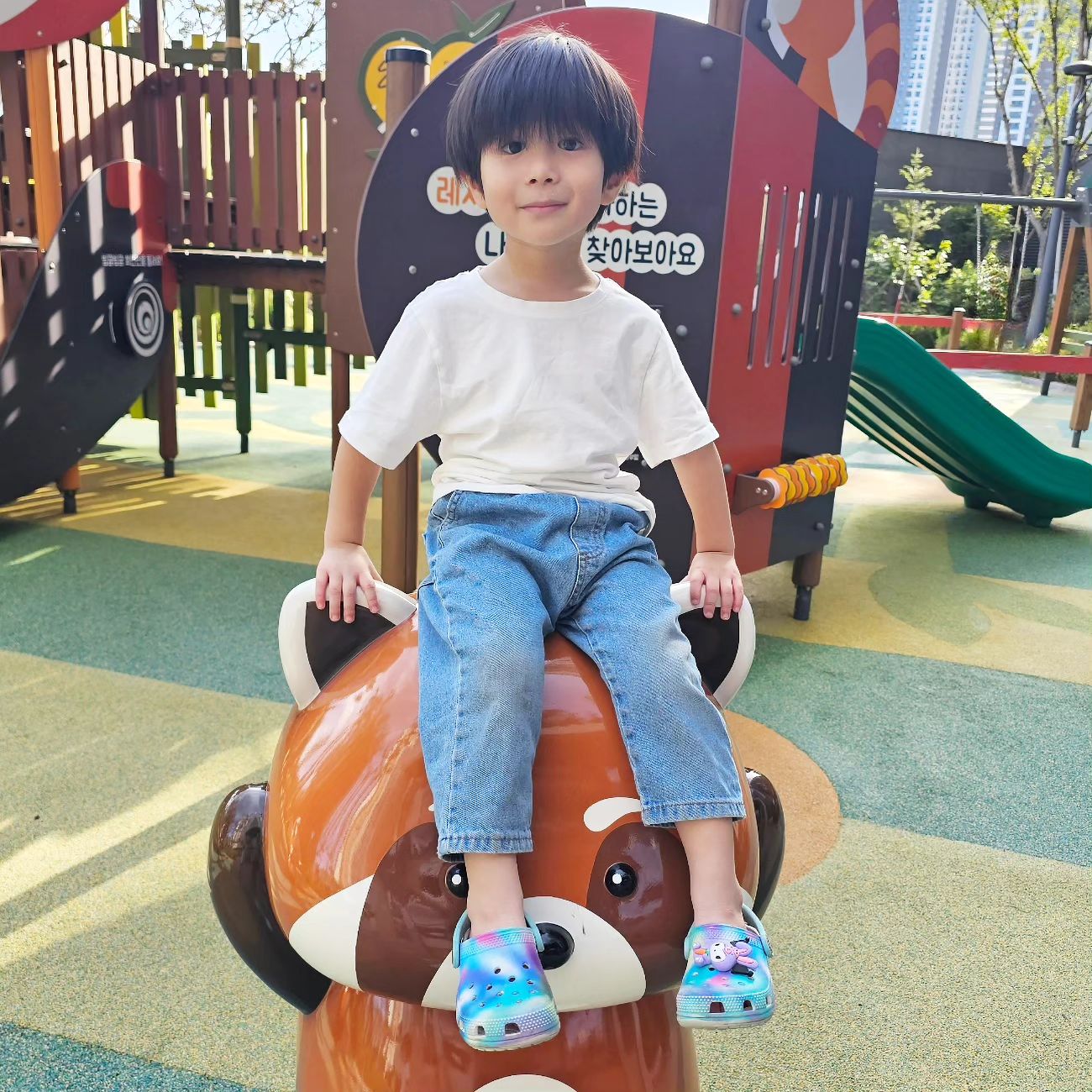 💜

6일간의 연휴💜 끝!
그리고 오늘부터 다시 일상 시작!
그래...너도 후유증이 찐하게 온거지 ㅠㅠ
저녁에 가서 꼬옥 안아줄게 내새꾸🥰

#4살 #쌍둥이 #육아스타그램 #육아맘 #워킹맘 #도치맘 #다둥맘 #애넷맘 #남매맘 #육아 #일상 #귀요미들 #예쁜아기 #키즈모델 #twins #이란성쌍둥이 #형제둥이 #사랑둥이 #내사랑 #사랑해 #❤️ #사남매 #잘생긴아기