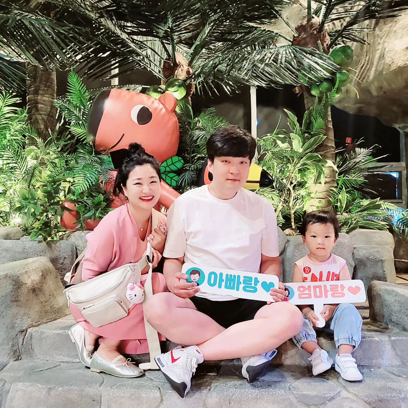 **
-
주렁주렁 벌써 세번째 
올때마다
성장하는 하주니 🩷
-

#주렁주렁하남점 #실내동물원🐰 
#하남아이와가볼만한곳
#29개월아기 #아들육아
#육아일상 #육아기록 #육아그램👶