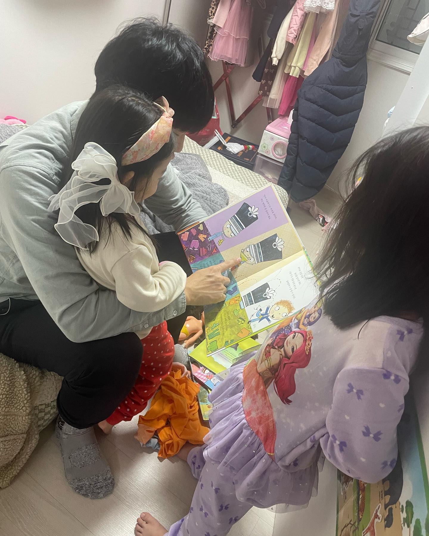 즐거운 책읽기🫶
창작책은 읽어도 읽어도 재밌지이!
#유아책#책읽기