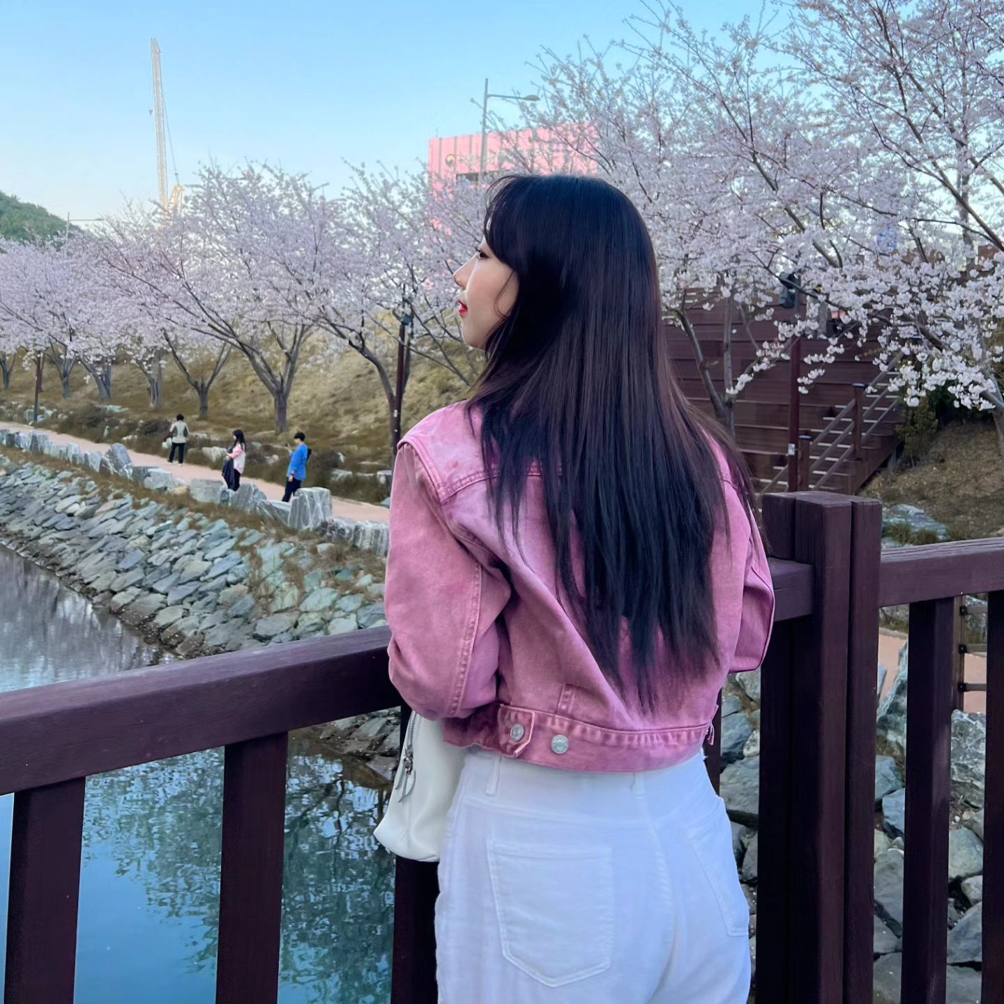 봄이야 봄 ~~ 🌸
⠀
알레르기때문에 하루종일 재채기에 코찔찔이라드
행보칸 봄이라구용~~~ 🩷
⠀
⠀
⠀
#부산벚꽃 #벚꽃명소 #꽃놀이룩