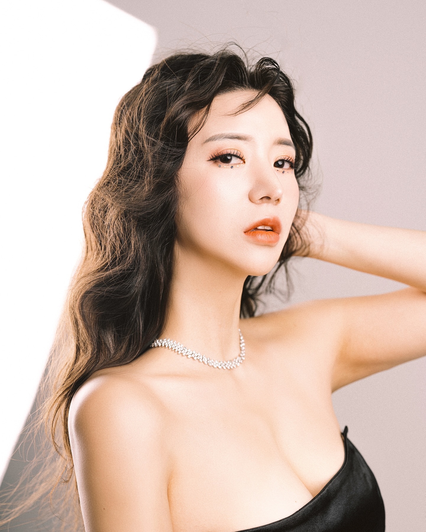 아마 제일 화려했고 지독하게 행복하지 않았을까,
물론 거기에 상응하는 대가도 치렀지만
이치인 것을,
내 마지막 20대 좋은 추억을 선물해 준 여러분들 감사해요🫶

H.M som_day_beautiquee 
P. hanillee