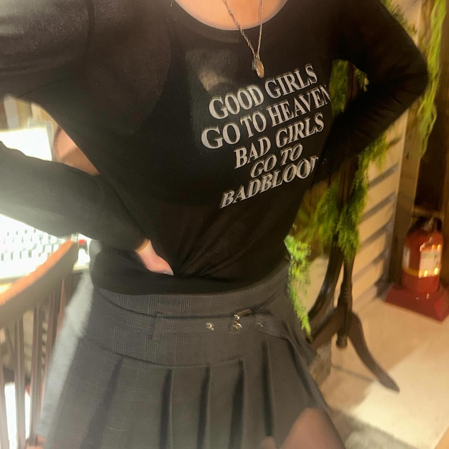 영등포로 이른 꽃놀이 다녀왔어요 🌸

미국 서부 느낌의 카페는 처음 가보았는데,
지루할 틈 없이 다양한 소품으로 꾸며져 있어서 
있는 내내 외국에 와있는 기분이였어요 ෆ⃛(ˇᵋ ˇෆೄ

그리고 피드에 변화를 주고자 
평소와 다른 느낌으로 사진을 찍어봤는데 어떤가요오?
코디도 더 자세하게 보여드리고 
감성도 조금 넣고 싶은데 어렵네요 😖

#협찬 #영등포카페 #여의도카페 #봄카페 #badbloodkorea #springootdfashion #seethroughtop #봄코디💘