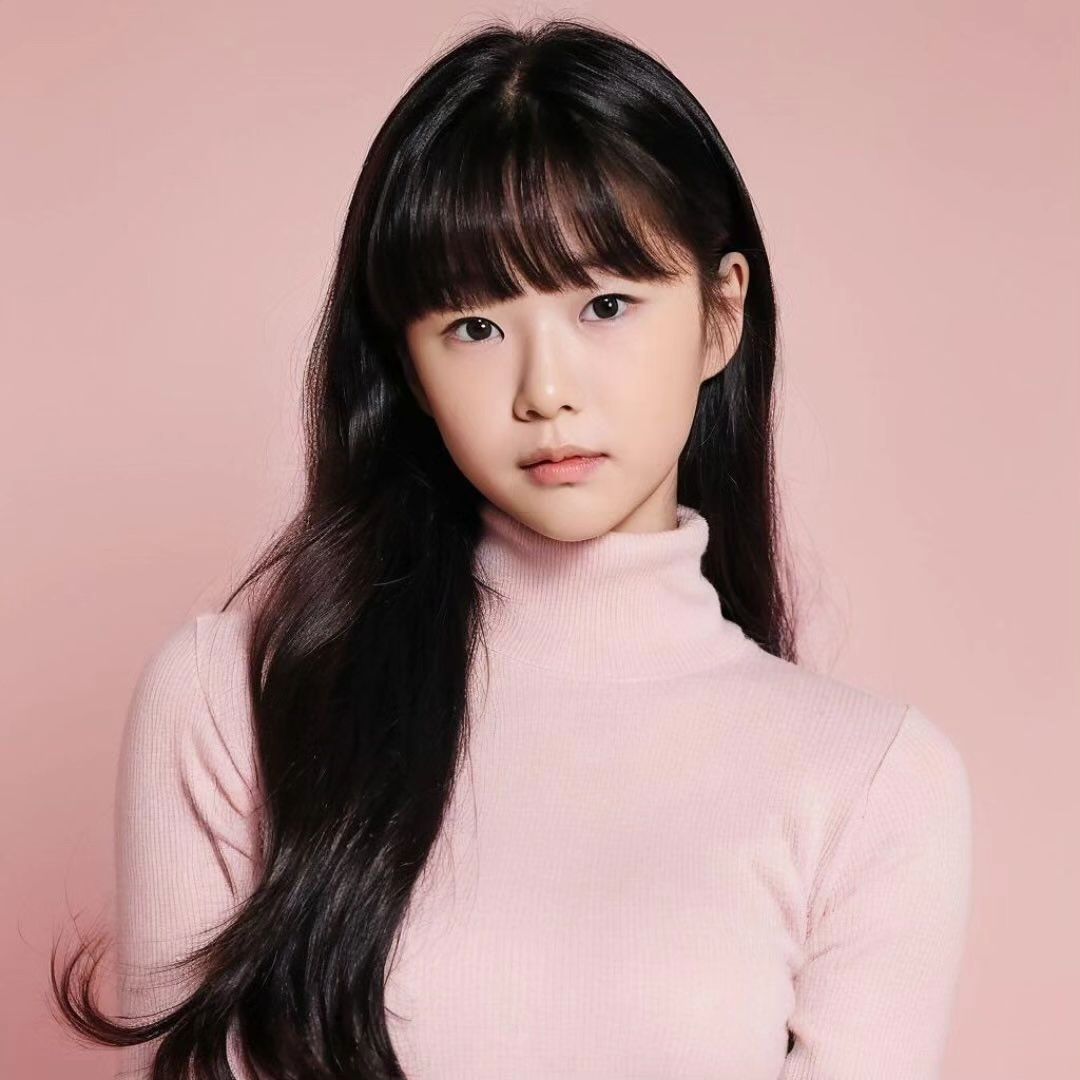 첫줄안녕
.
.
우리 아이 20살 때의 모습!!.
완전 신기하죠? ㅋㅋㅋ
느낌 있다 있어~
.
.
2024년 새해가 되니
급 궁금해지는 우리 아이 성인의 모습!.
인친님들 피드를 구경하다
AI 프로필을 만드는 곳을 구경해서
저희 남매도 만들어봤어요~
.
사진 10장만 등록하면
우리 아이의 미래모습을 예측해주다니~
대박이죠?! ㅋㅋ
.
온가족이 사진을 보고
신기하다~ 느낌있다~ 예쁘다~ 멋있다~
난리난리 ㅎㅎㅎㅎ
제발 이렇게만 커주렴~~
.
.
#아이별스튜디오 👉 istar.studio
👉 https://i-star.studio/
.
.
#20살사진 #AI사진 #아이미래사진 #AI프로필 #키즈모델 #키즈모델스타그램 #딸스타그램