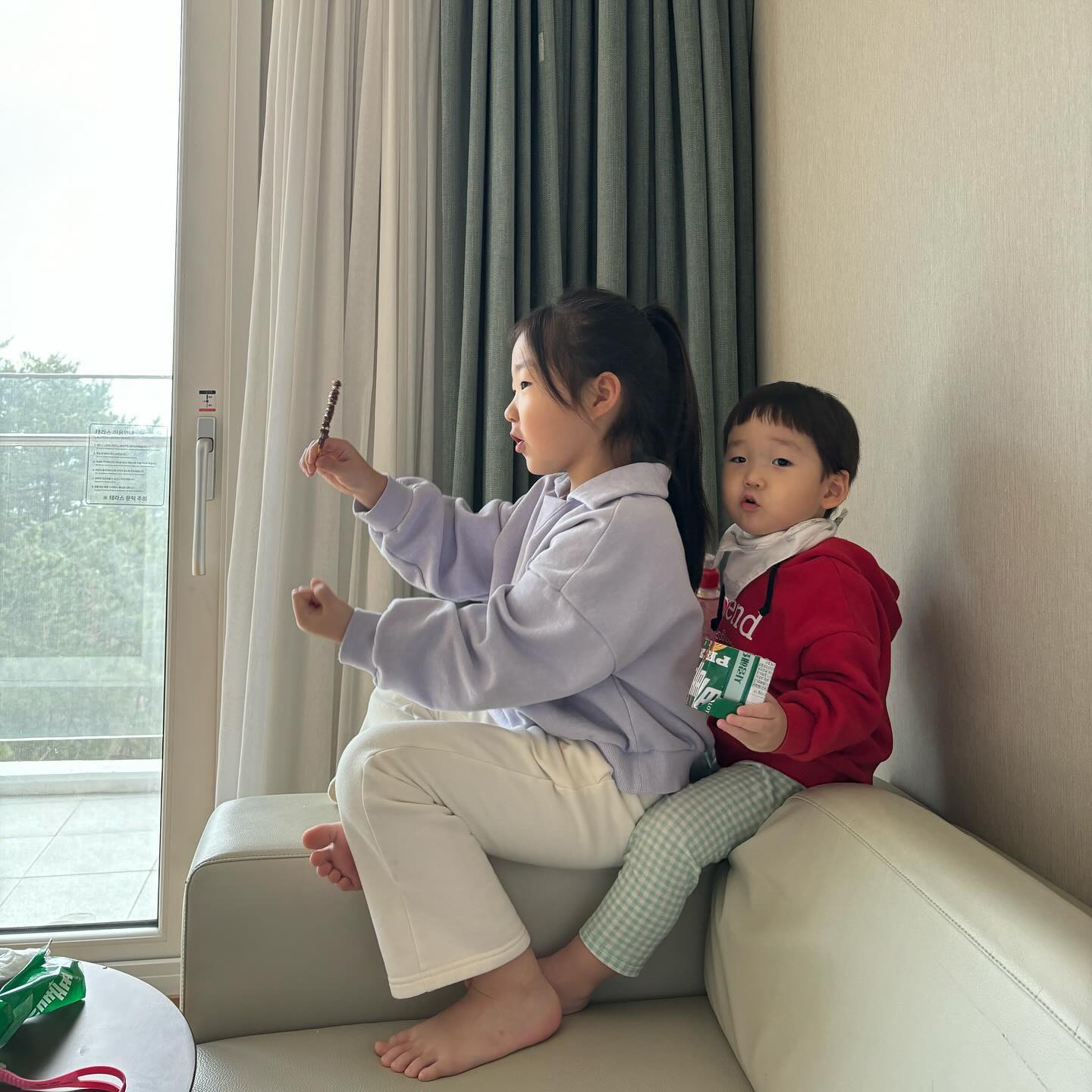 연휴4일 인간적으로 너무 짧네!! 5일은 돼야지 피곤