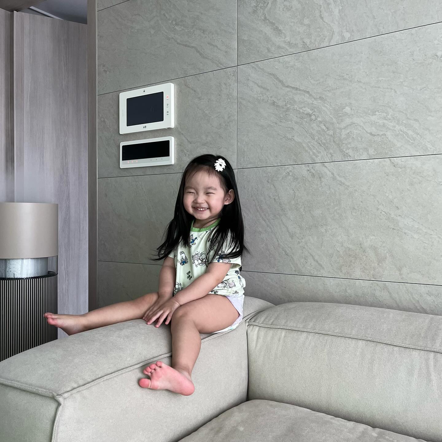 #협찬 #제품제공

#통잠기저귀 하는 찌유에게 새지 않아서 #밤기저귀 로 좋은 #하기스기저귀 👶🏻 #낮밤기저귀 구분하는 중이지만 #올데이기저귀 로 #맥스드라이 만 사용해도 괜찮을 것 같다~

강력한 1등 #흡수력좋은기저귀 로 유명한 #하기스맥스드라이 1️⃣ 강력 흡수 2️⃣ 고속 흡수 3️⃣ 안심 흡수 #최대흡수력기저귀 100% 국내생산 피부 저자극 시험 완료 FSC 인증 획득으로 특별한 편안함을 느낄 수 있는 #신생아기저귀 #팬티기저귀 #기저귀추천 해요!

🌝 #캐시리뷰 와 #하기스 에서 무료로 제품을 제공받아 작성하는 #캐시리뷰체험단 후기입니다.