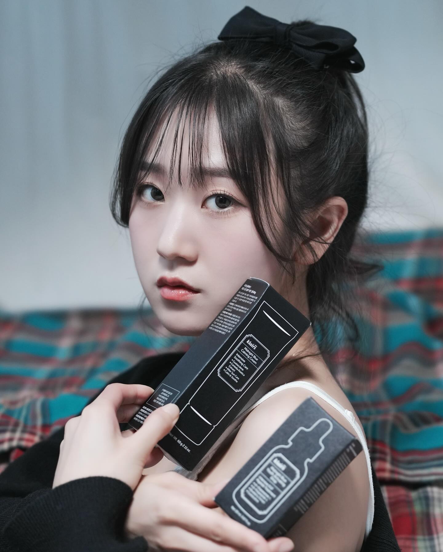 #제품제공  #클레어스  #미드나잇블루유스액티베이팅드롭 #피부진정 #주름개선 #세럼 #미드나잇블루카밍크림 #민감성피부 #진정크림 

피부가 민감한 편이라 크림이랑 세럼고를 때 엄청난 고민을 하는데, 마침 좋은 제품이 있더라구요?!

민감성 피부도 사용할 수 있는 세럼과, 밤에 바르고 자면 수분감이 충만해지는 저자극 크림입니다! dear_klairs 

색도 푸른빛이라 바르면서도 너무 예쁨~~~

다들 올한해도 피부관리 열심히 하자요!!!

📸 : tarotphoto_