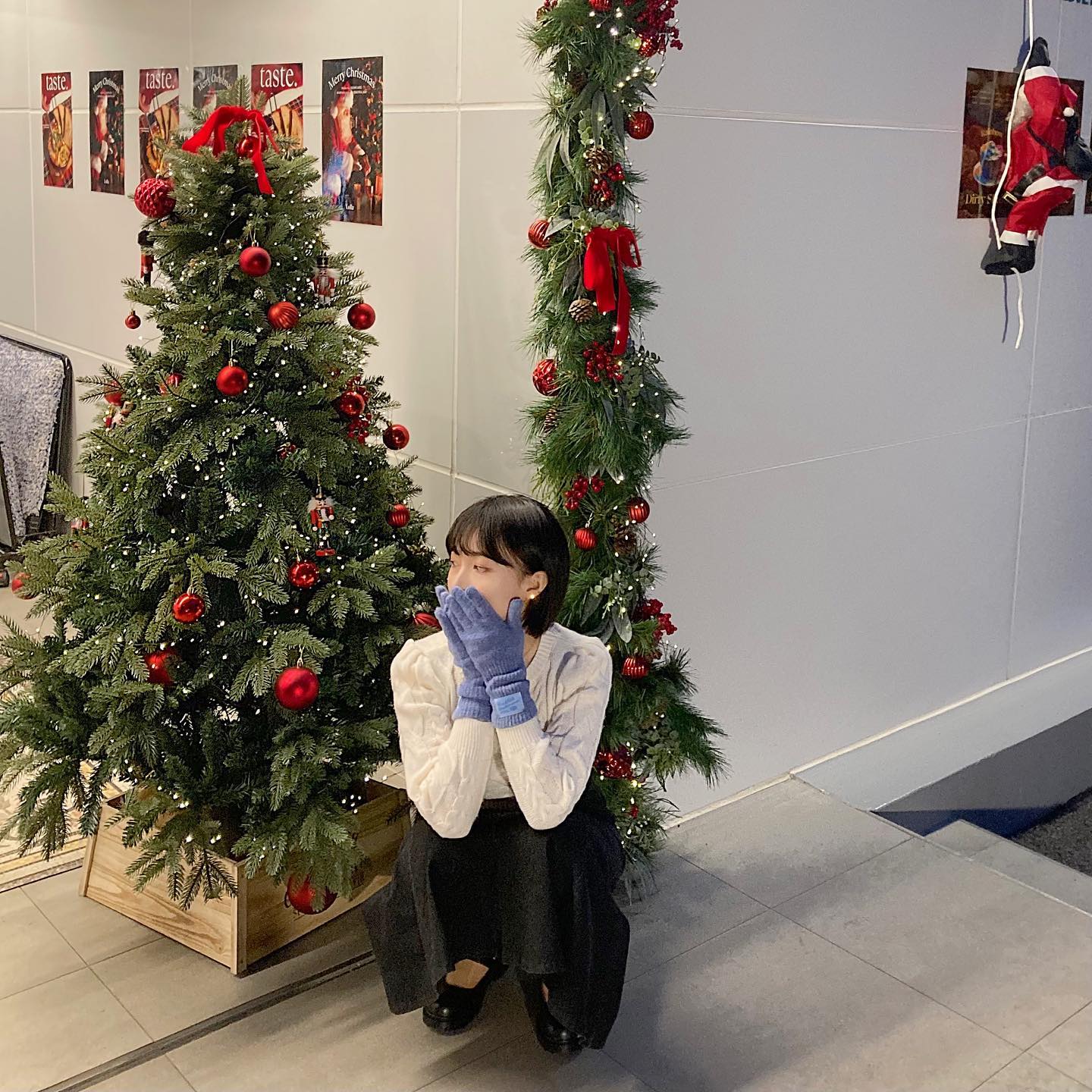 🎄
 
예쁜 카페 데려가 주겠다고
열심히 한 시간이나 달린 훈이, ෆ 
 
트리는 아기자기 귀여운 크기였지만 좋아 ~
마니또한테 받은 장갑까지 아주 찰떡 ⸜( ॑ᗜ ॑ )⸝ 
 
#청주대형카페 #대전대형카페 #크리스마스트리