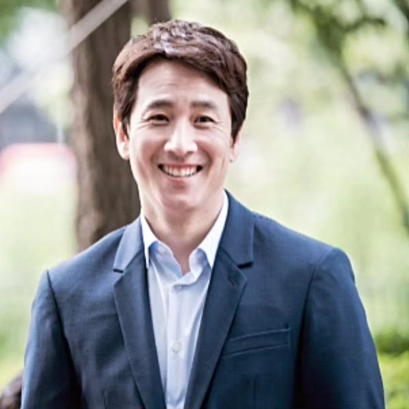 나의 배우님 #삼가고인의명복을빕니다

진실이든 아니든  그런건 모르고
나에게 큰 힘이 되어주었던
#나의아저씨 드리마속 명대사를 대뇌이며
난 나의 배우님께 전합니다.

" 응원해주는 사람이 있다는 것만으로도 숨이 쉬어져. "
 - 나의아저씨 중에서 -
이 대사에 큰 힘을 받았었고

저도 배우님께

"괜찮아요" 라고  전하고 싶었는데. 이젠 이 말로 대신 합니다.

"배우님~~ 평안함에 이르렀나요?"
이젠 평안하세요.^^