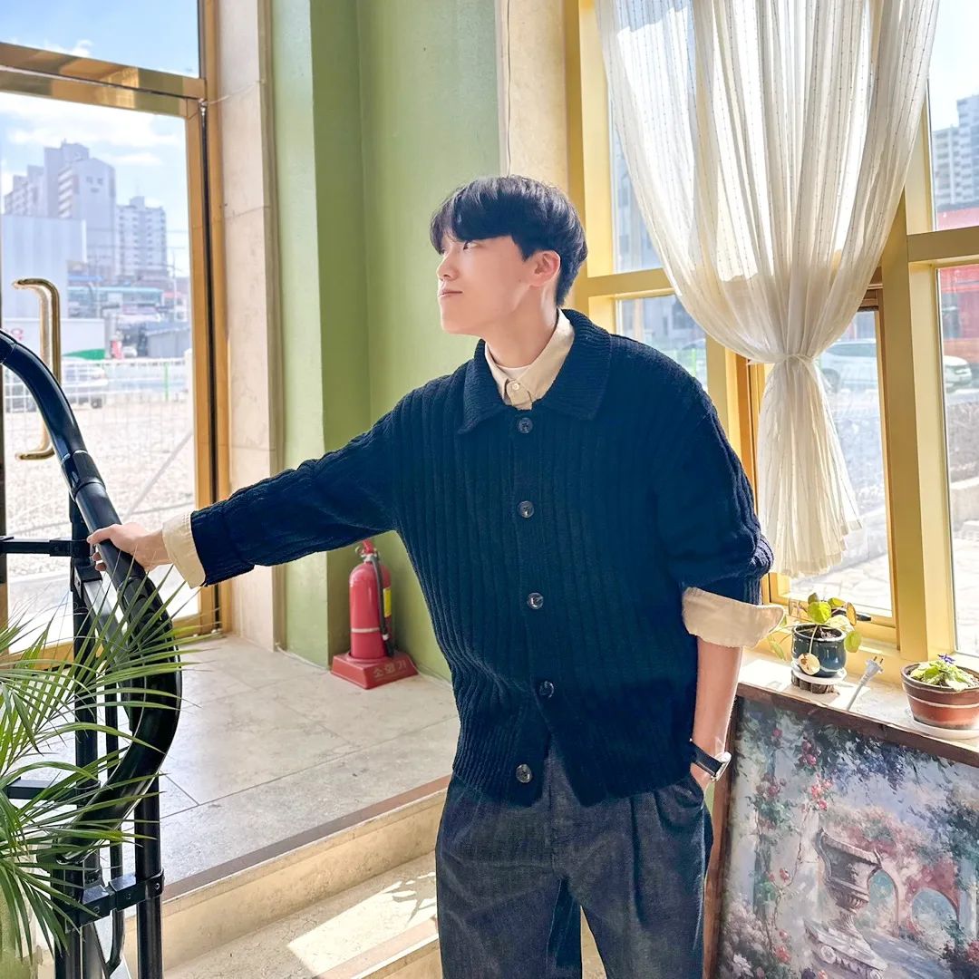 깡 메르고 가디건은 인정이지~!
아직도 이걸 안사?

가격 엄청 저렴한데 원단도 좋아서
안사면 후회합니다 ㅎㅎ

#메르고 #깡 #깡스타일리스트 #가디건 #가디건코디 #남자가디건코디 #봄코디 #남자봄코디