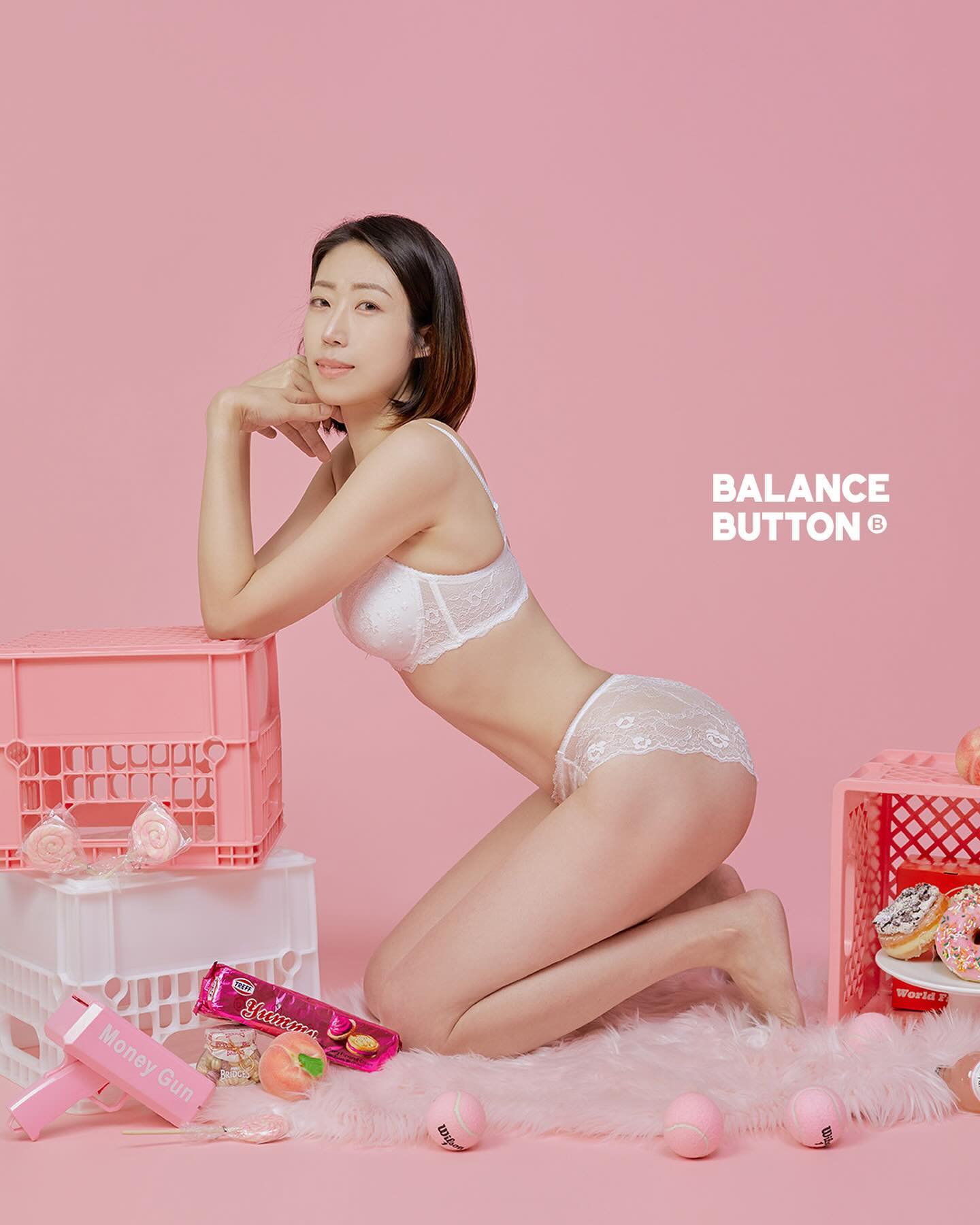 #바디프로필 Lovely 컨셉🩷

핑쿠핑쿠🌸
핑크는 못참지 ㅋㅋ

이번생엔 이게 최선인걸롴ㅋㅋㅋㅋㅋ
현기증나서 더이상 살은 못빼겠다 😱😵‍💫😭😭

다이어트 = 혈당관리
이번에 많이 배우고 성장합니다😍
(정제탄수화물, 액상과당 🚫)

🍽혈당 스파이크 올리는 음식은
다 살찌는걸로 생각하고 적게먹기

#바프 #바디프로필컨셉 #바디프로필준비 #다이어트 #다이어트그램 #운동하는여자