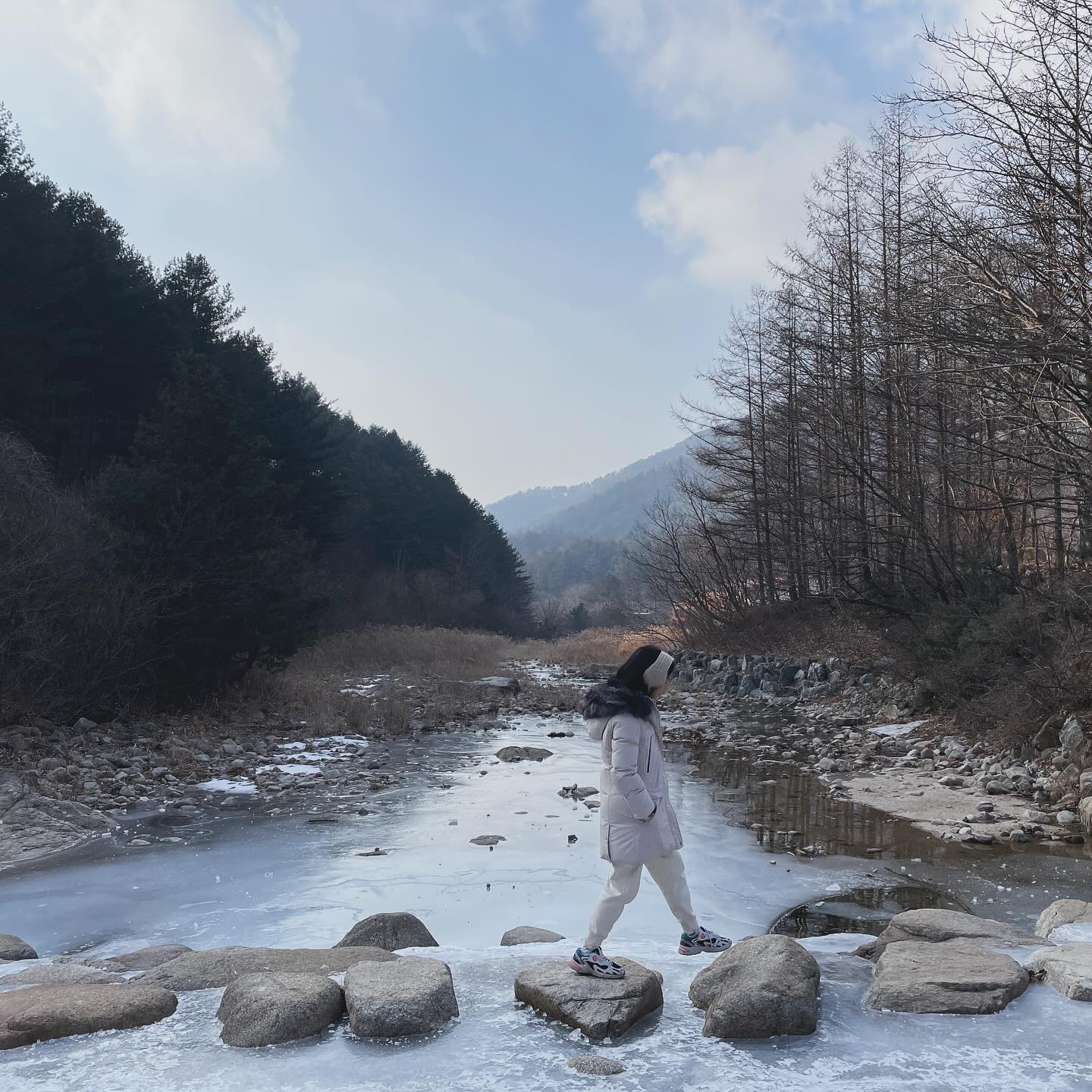 춘천 겨울 ❄️
주말동안 디지털 디톡스 💉
숲체원 자전거 타고 군고구마와 불멍 마무리🔥
.
📍춘천숲체원
💰2인실 6만원 (독채-작은집3호)
📆‘24.01.27-28
.
#춘천여행 #춘천글램핑 #춘천숲체원 #춘천가볼만한곳 #춘천숙소추천 #겨울여행 #춘천펜션 #숲체원 #춘천데이트 #rg커플여행지추천