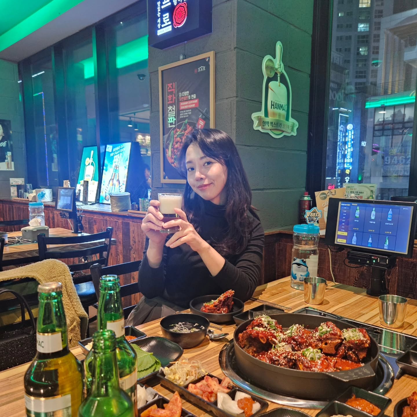 뼈찜홀릭 ~ ♥︎ 
매콤하고 부드럽고, 술이 술술 들어가는 음식