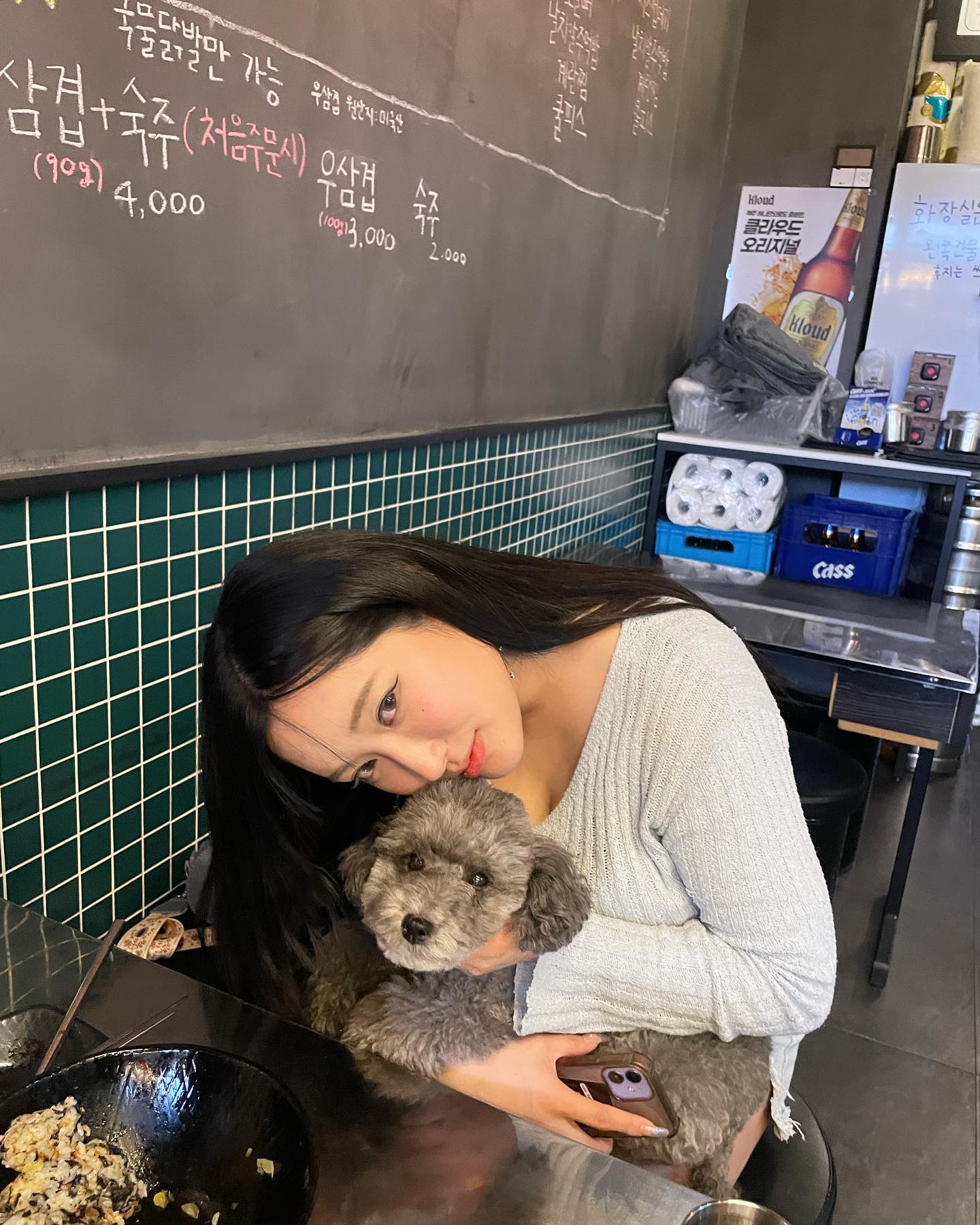빛나가 찍어준 사진 고새 살이 쪄버렸다🥹
중국에서 다 빼왔는데....🥲