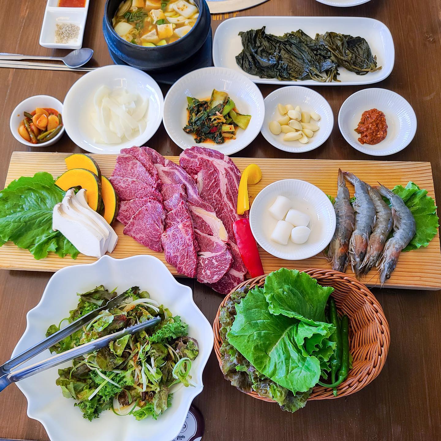 #협찬#힐링채 ✨

퀄리티좋은한우를 먹을수있는 #양평맛집
온가족이모여 #소한판 먹으러갔어요😋
한우가격이착해서 가성비도훌륭합니다✨
너무너무 맛있고 직원분들도 친절해서 대만족🥹

주차장도넓고 테라스도화려해서 분위기굿굿~👍✨
고기집 뷰가 이렇게 좋다니!!!
가족모임하기좋은 #양평두물머리맛집 
힐링채 추천합니다😉

#양평고기맛집#양평한우맛집