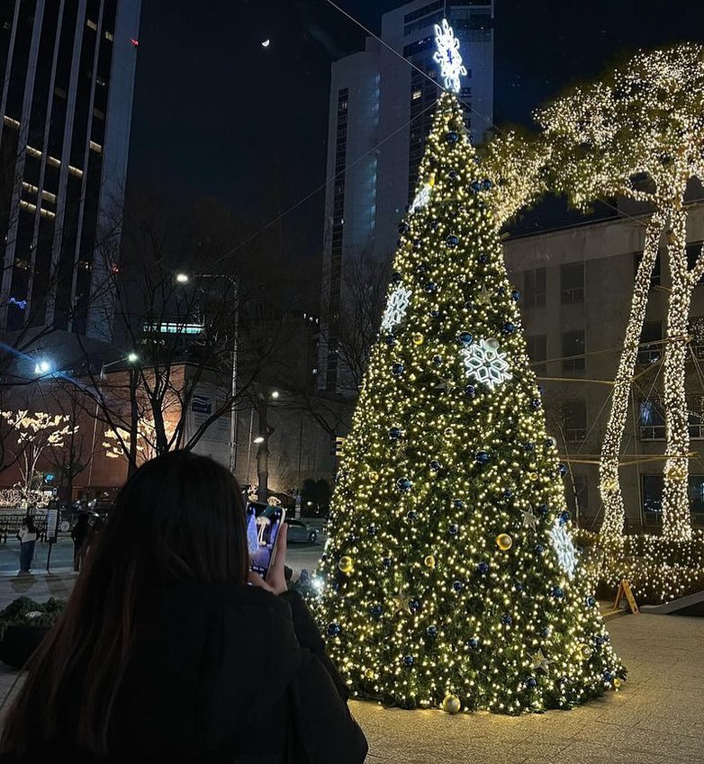 눈오는 날 트리🎄
