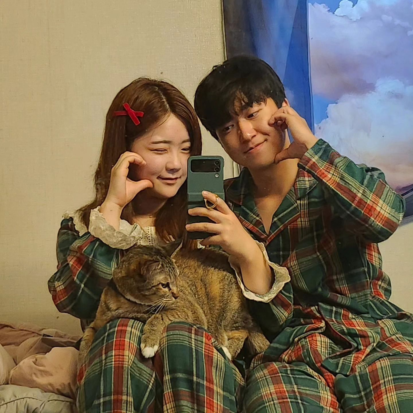 오빠랑 아코랑 🎄
오빠가 암벽화 사라고 용돈줬따 💰