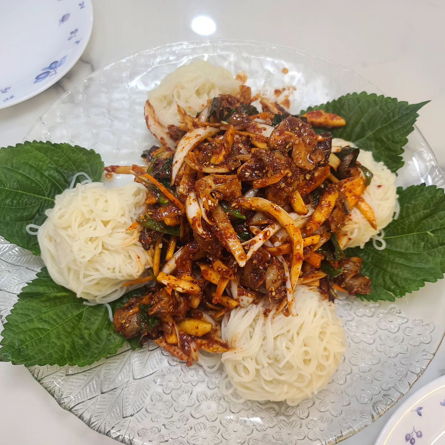 엄마표 골뱅이소면❤️

#유동골뱅이 이렇게 먹으면 짱맛있지!
우리집은 배 대신 사과넣어서
매콤달콤상큼하게 먹지롱❤️

#야식스타그램 #골뱅이무침 #골뱅이소면무침🐚 
#맛스타그램 #먹스타스램 #엄마표 
#술없이 #술안주 #냠냠