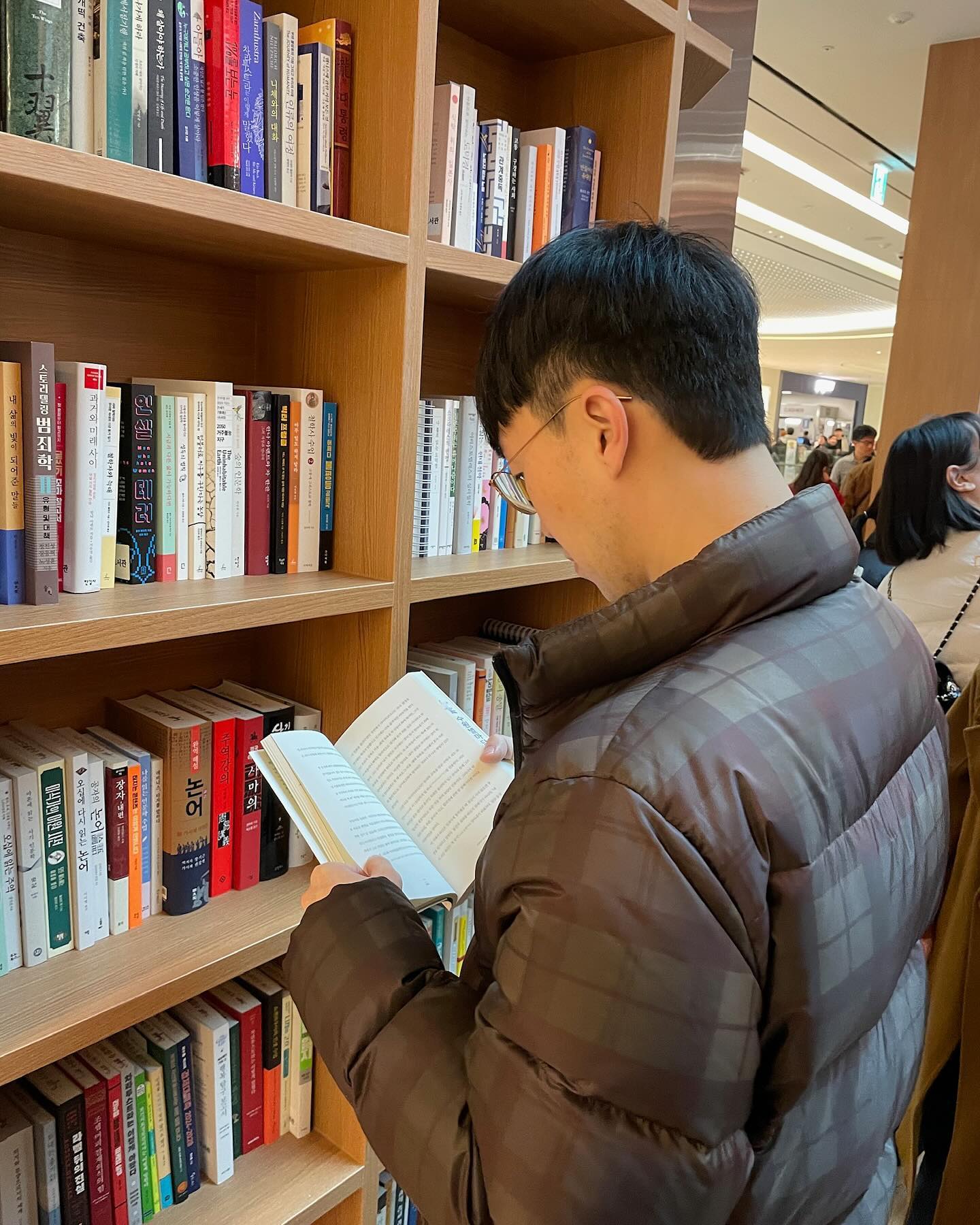 수원 스타필드
.
.
.
#별마당구경갔다가
#별마당만보고옴
#구경하는것도줄서야함
