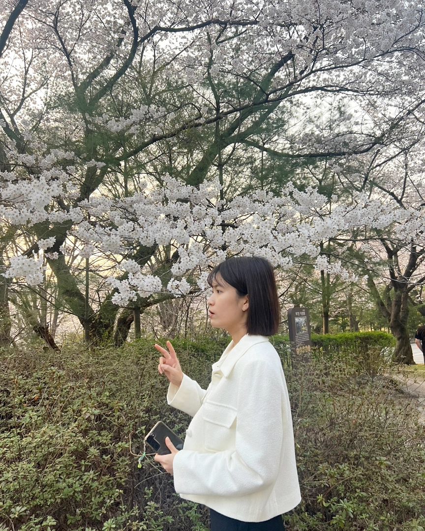 꽃놀이 성공 🌸
.
.
.
#일상 #데일리 #수원 #셀스타그램 #셀피 #셀카 #전신 #전신샷 #사진 #봄 #벚꽃 #벚꽃구경 #꽃 #힐링 #맞팔 #선팔 #좋아요 #좋반 #소통