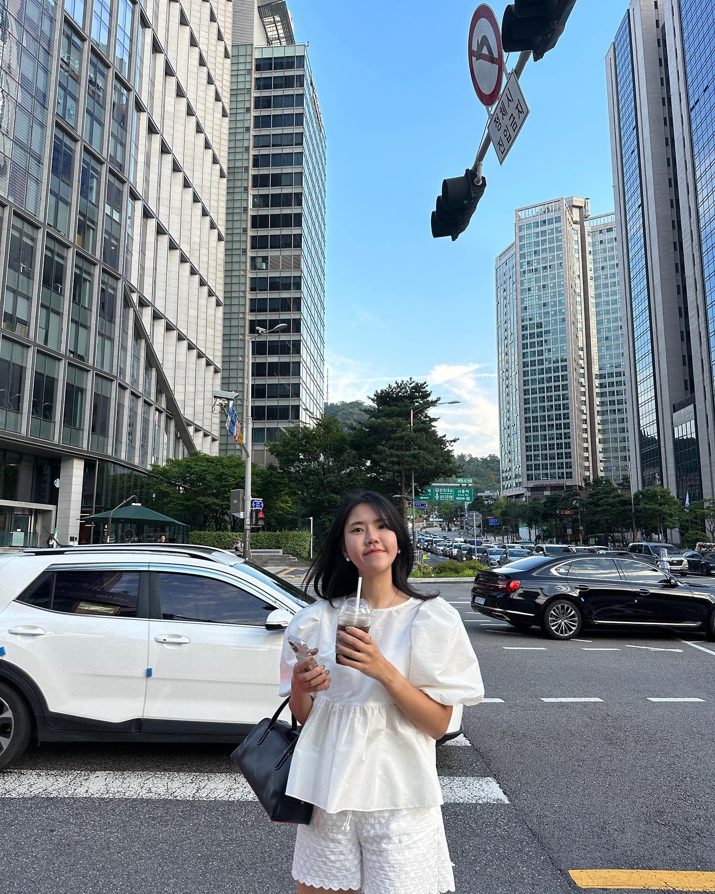 애플우ㅏ치 잃어버림 눈도 못뜨고 허허
가을날씨🍂 힘냈으면 우리 꼬깔콘..🤠